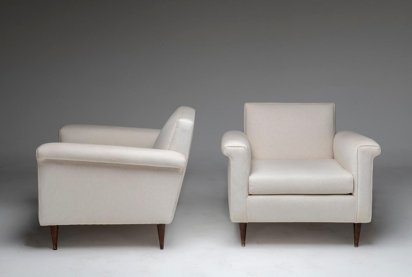 Pair of rare Joaquim Tenreiro lounge chair Brazilian midcentury
Joaquim Tenreiro
Brazil, 1960

Measurements:
88 cm x 82 cm x 71 H cm

Provenance:
Private Collection from Brazil


Biography:
Joaquim Tenreiro, (1906-1992)
Son and grandson