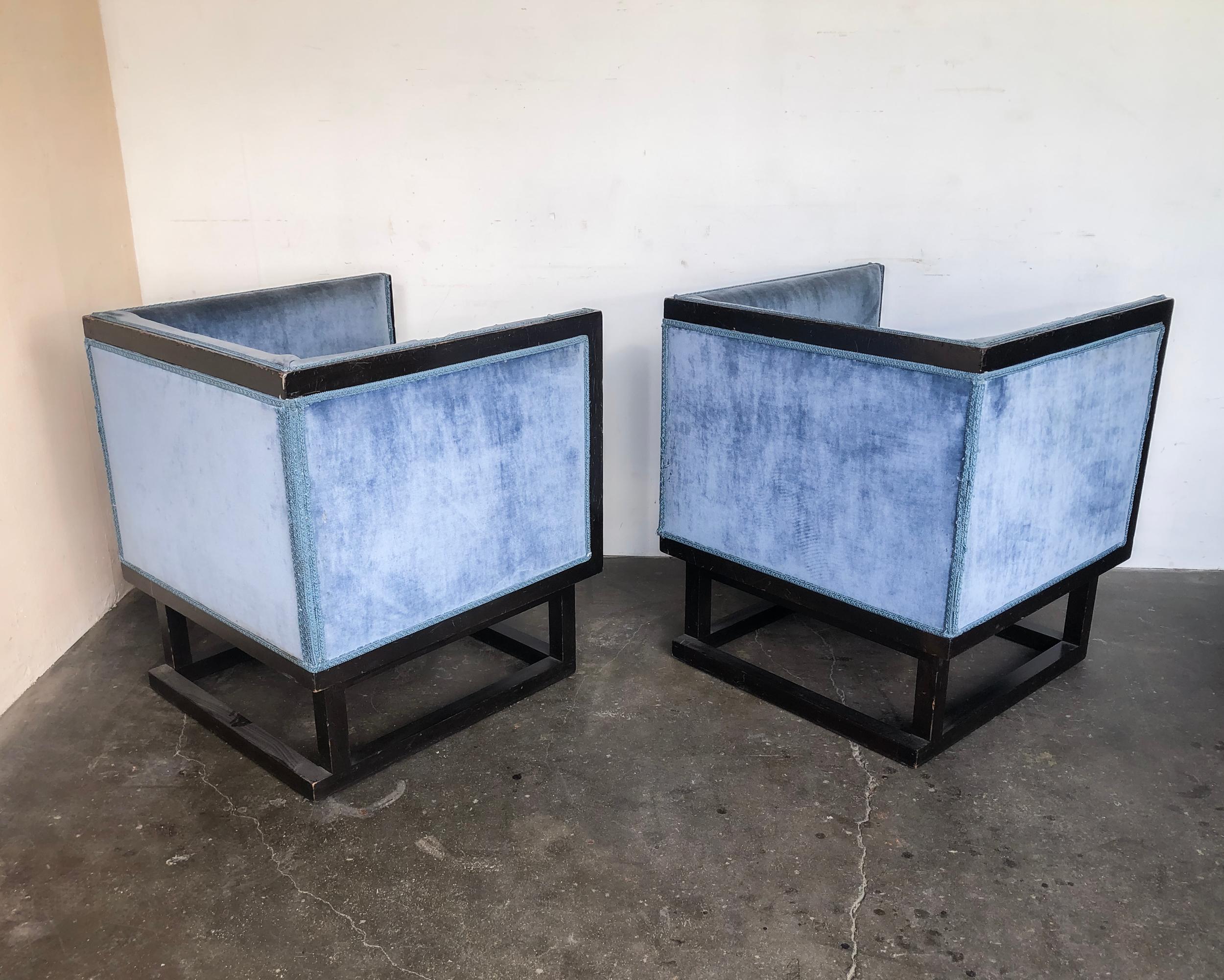 Pair of Rare Josef Hoffmann Cabinet Chairs by Wittmann Austria 1903 In Distressed Condition For Sale In Hawthorne, CA