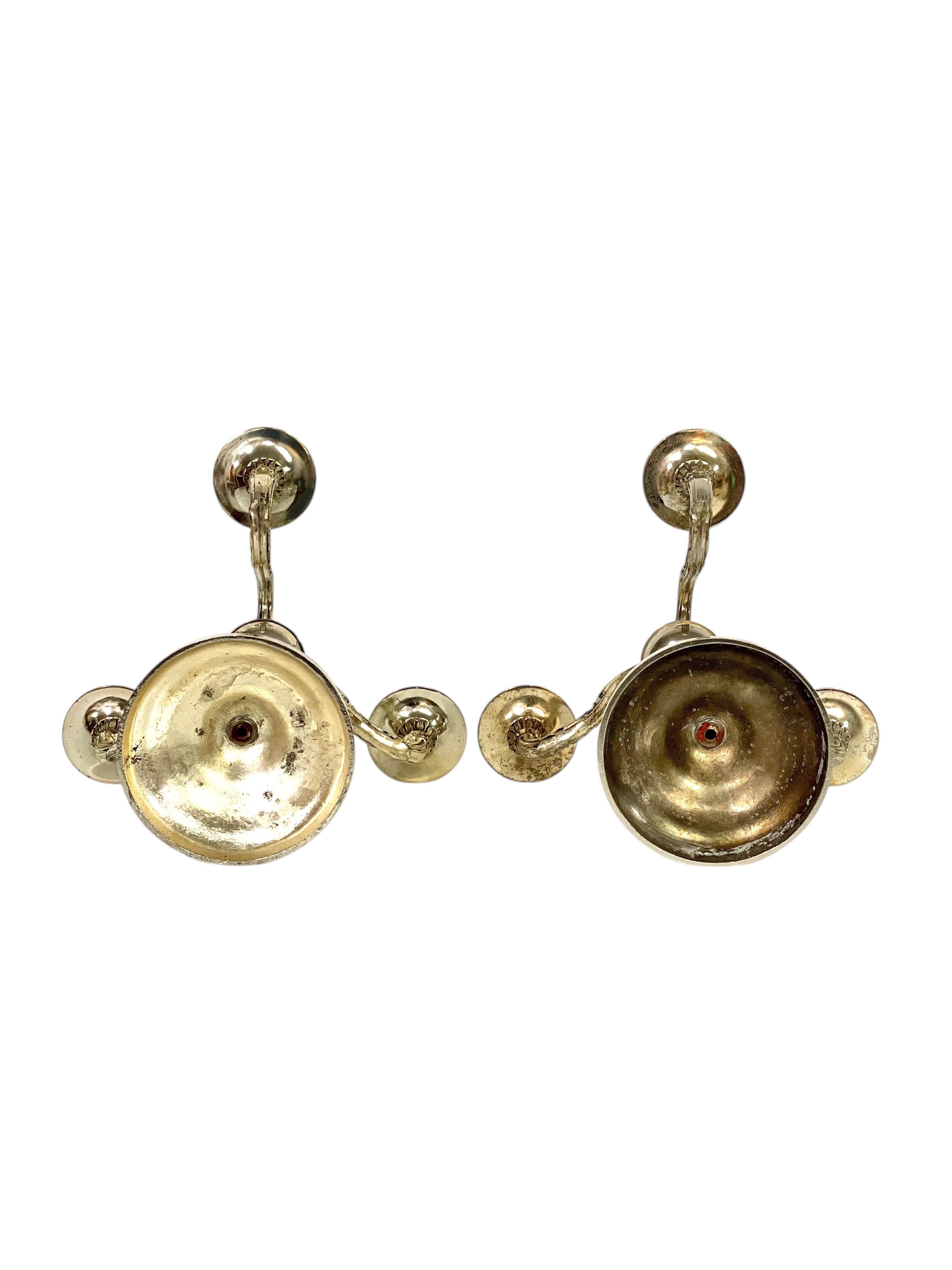 Coppia di rari candelabri grandi in bronzo placcato argento, XIX secolo in vendita 8