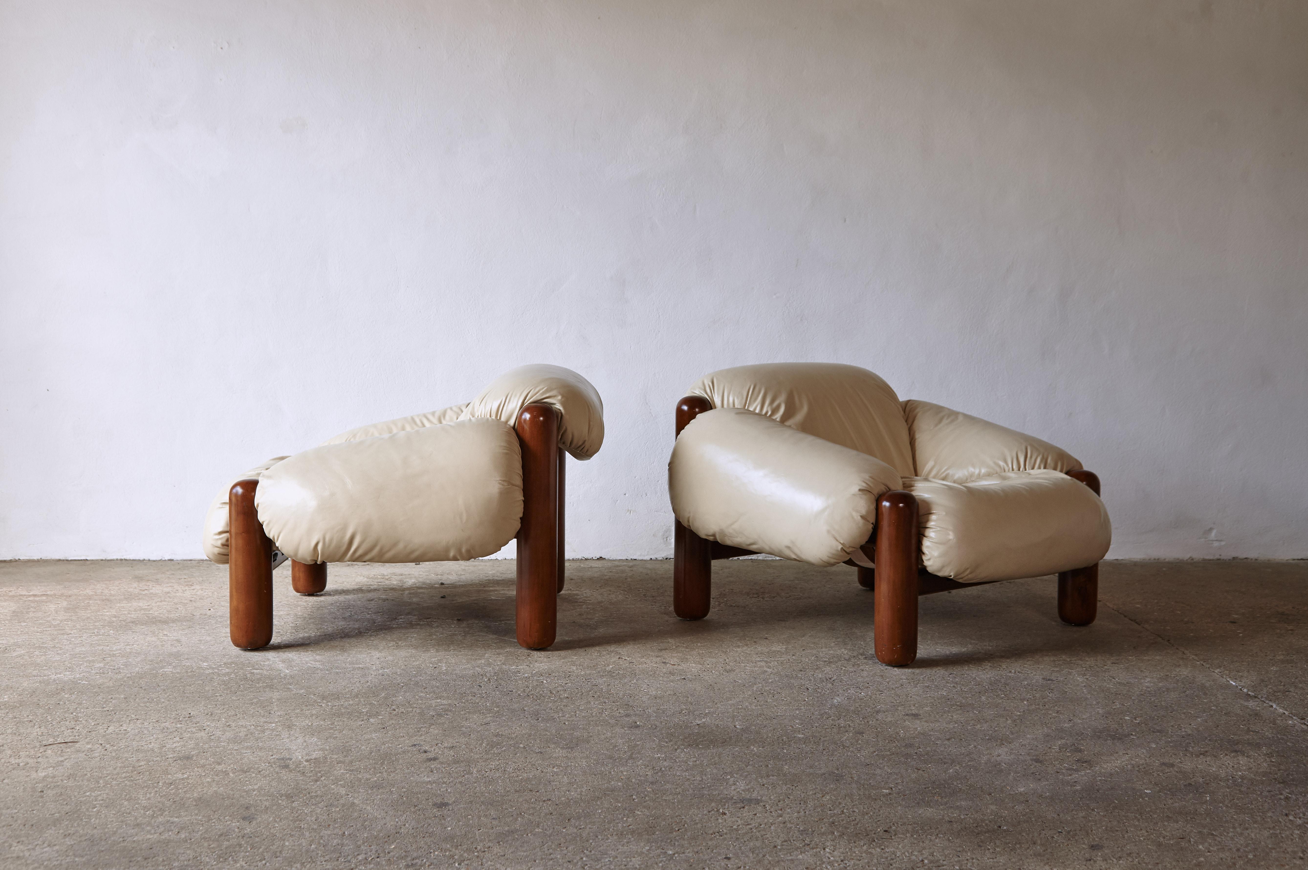 Pair of Rare Lounge Chairs, Italy, 1970s For Sale 4