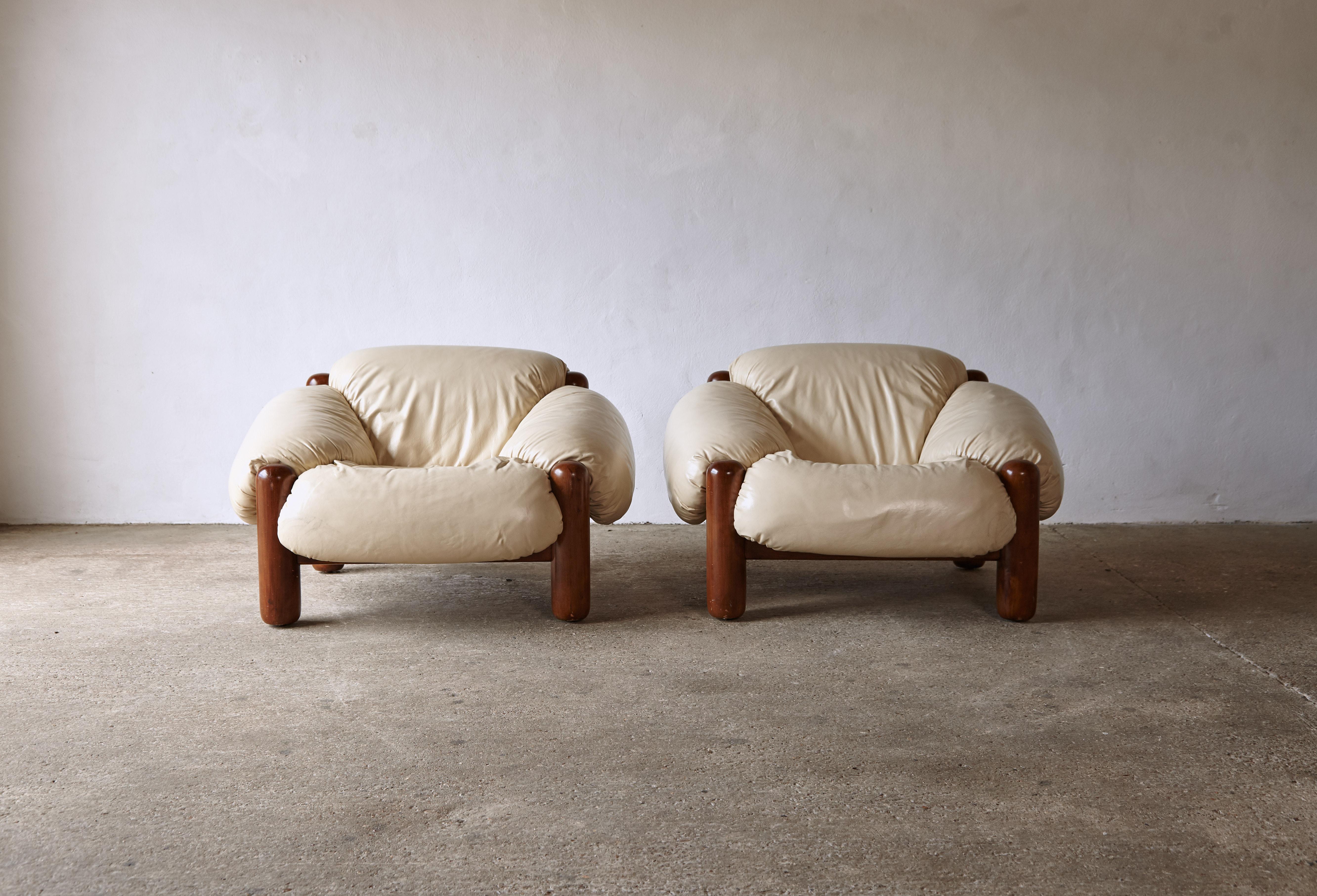 Mid-Century Modern Pair of Rare Lounge Chairs, Italy, 1970s For Sale