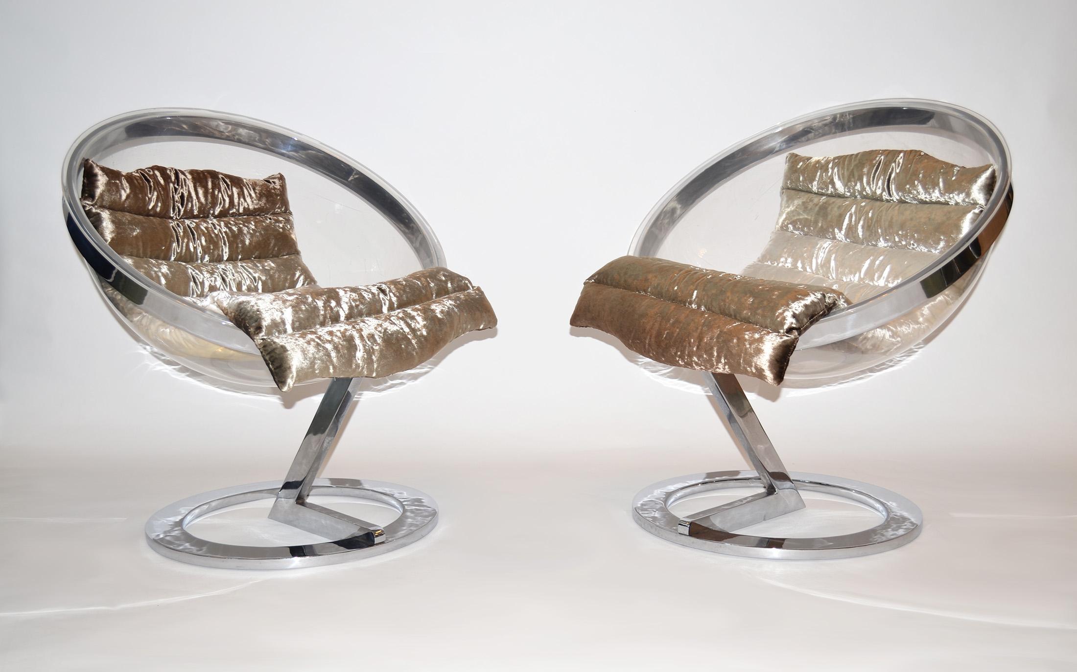 Pair of Space Age Acrylic and Steel Bubble Lounge Chairs after Daninos, 70s  For Sale 6