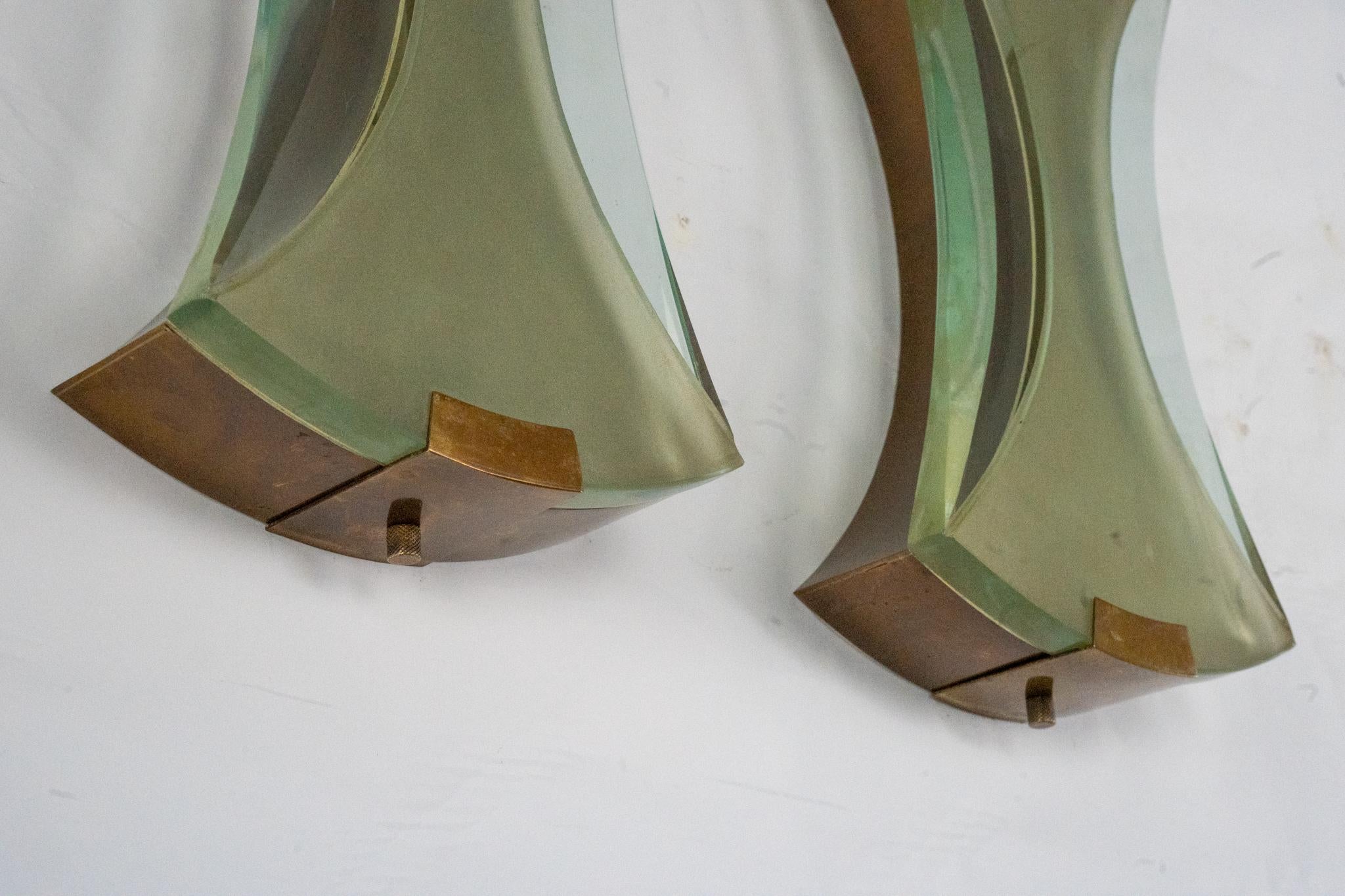 Pareja de raras lámparas de pared Max Ingrand para Fontana Arte Mod. 2225. Italia Años 60 en venta 6