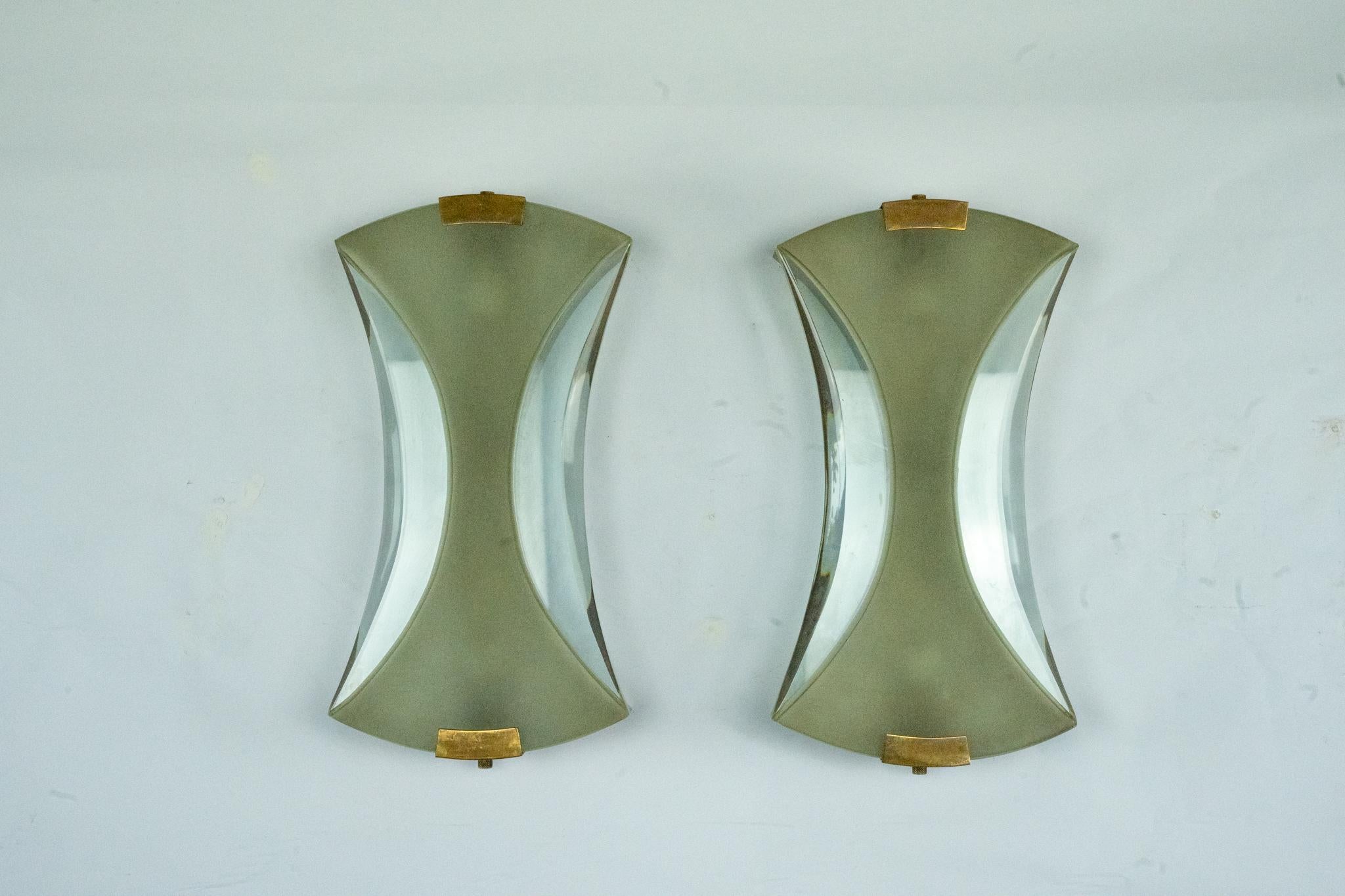 Pareja de raras lámparas de pared Max Ingrand para Fontana Arte Mod. 2225. Italia Años 60 en venta 8