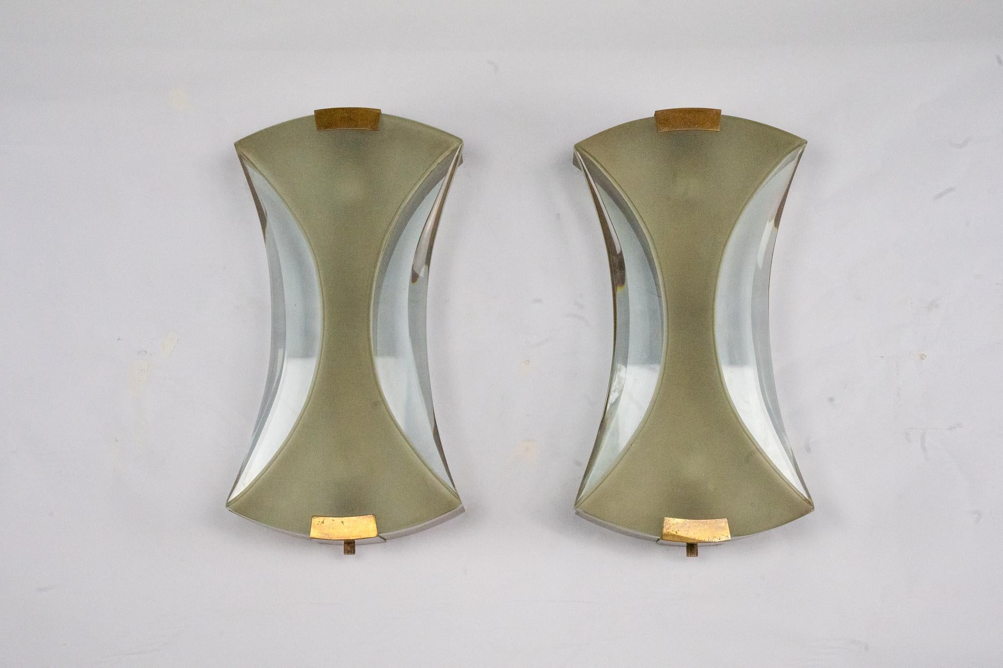 Pareja de raras lámparas de pared Max Ingrand para Fontana Arte Mod. 2225. Italia Años 60 Moderno de mediados de siglo en venta