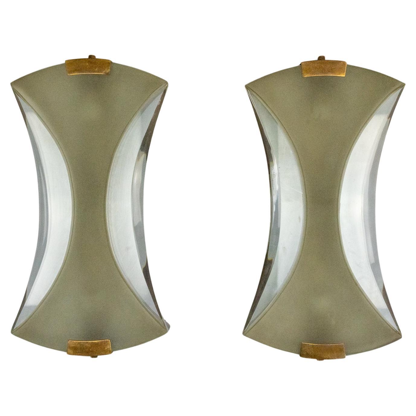 Pareja de raras lámparas de pared Max Ingrand para Fontana Arte Mod. 2225. Italia Años 60 en venta