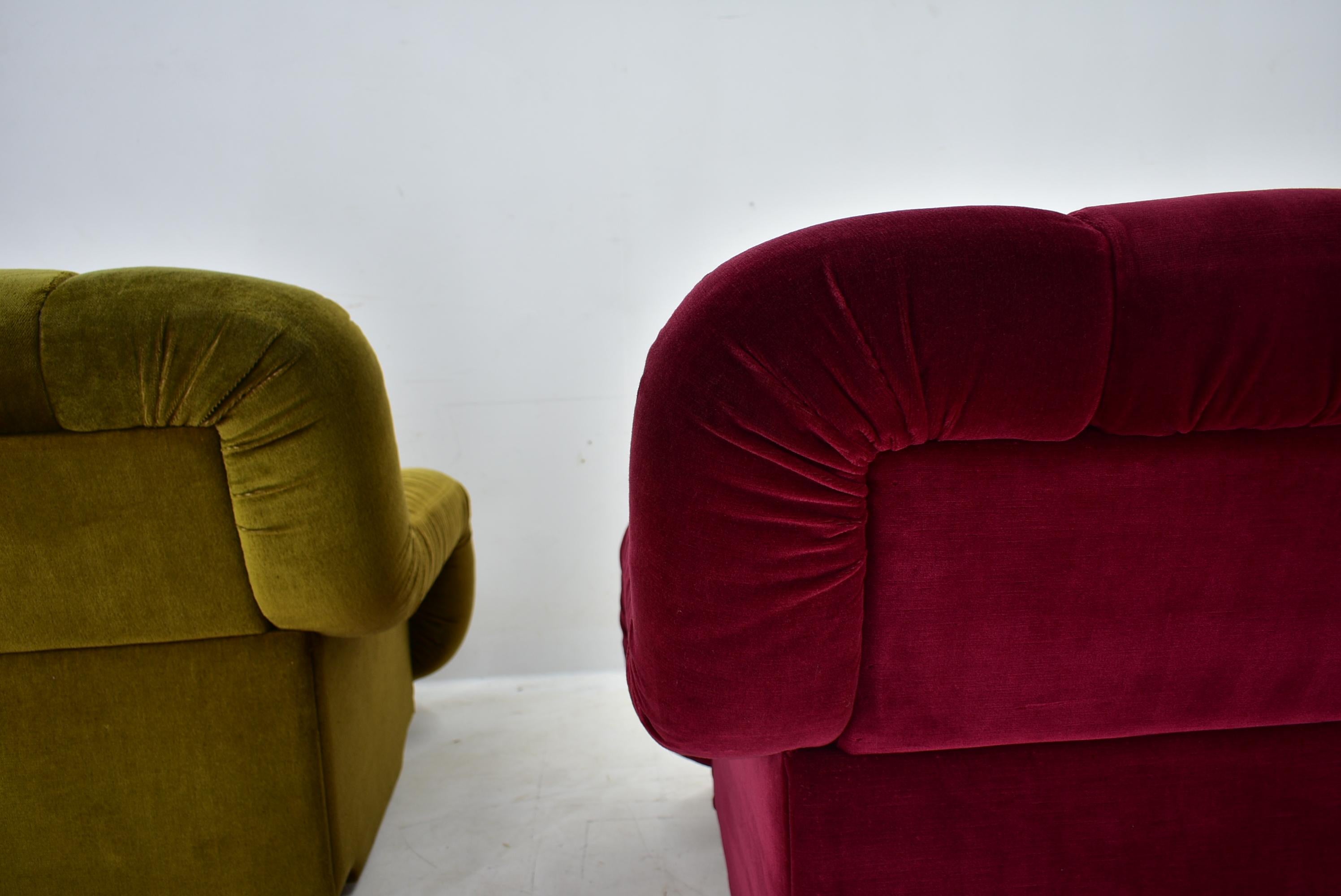 Coppia di rare poltrone da salotto del Mid Century, Italia, anni '70 in vendita 4