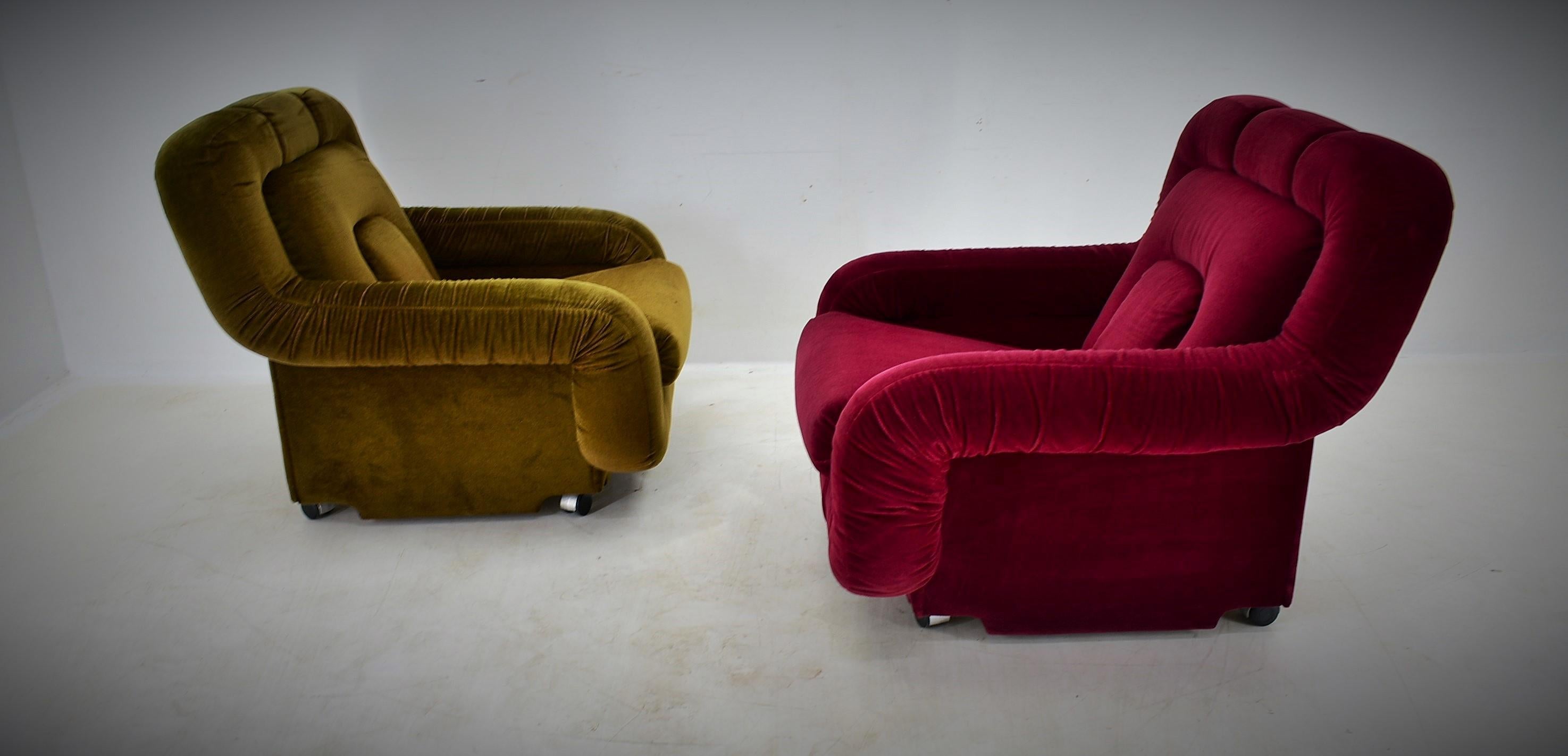 Coppia di rare poltrone da salotto del Mid Century, Italia, anni '70 in vendita 5