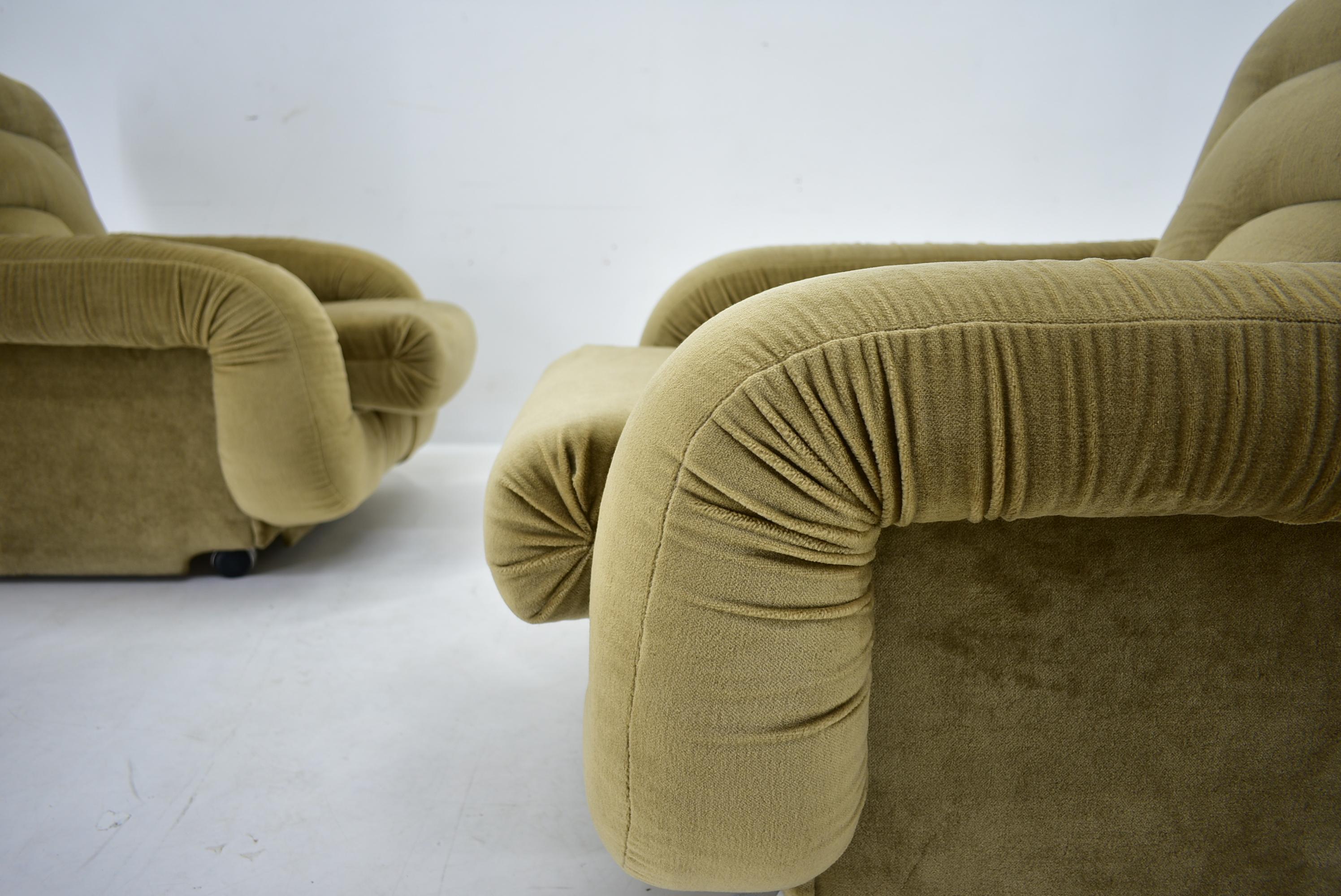 Italian Pair of Rare Mid Century Lounge Armchairs, Italy, 1970s