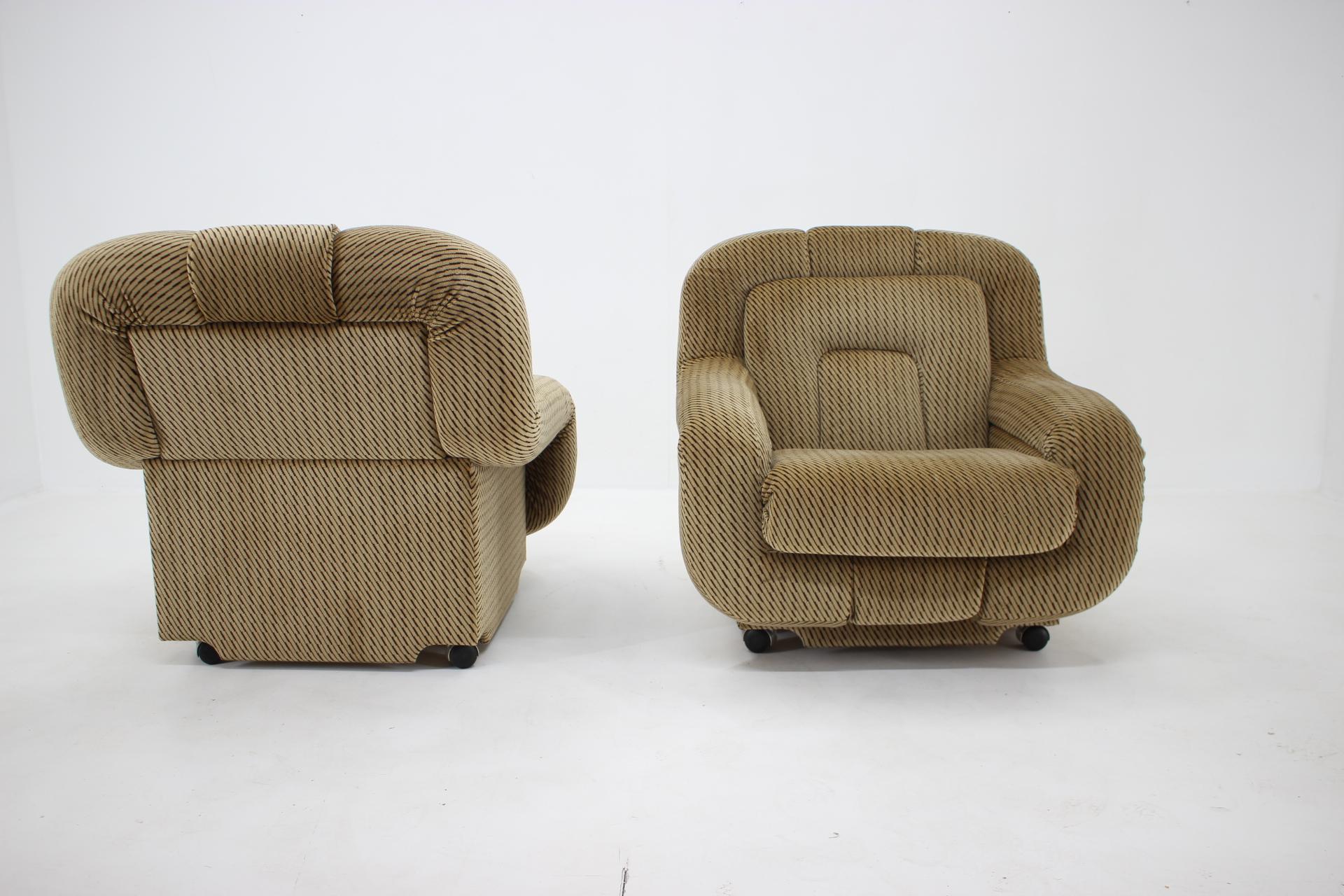 Late 20th Century Pair of Rare Mid Century Lounge Armchairs, Italy, 1970s