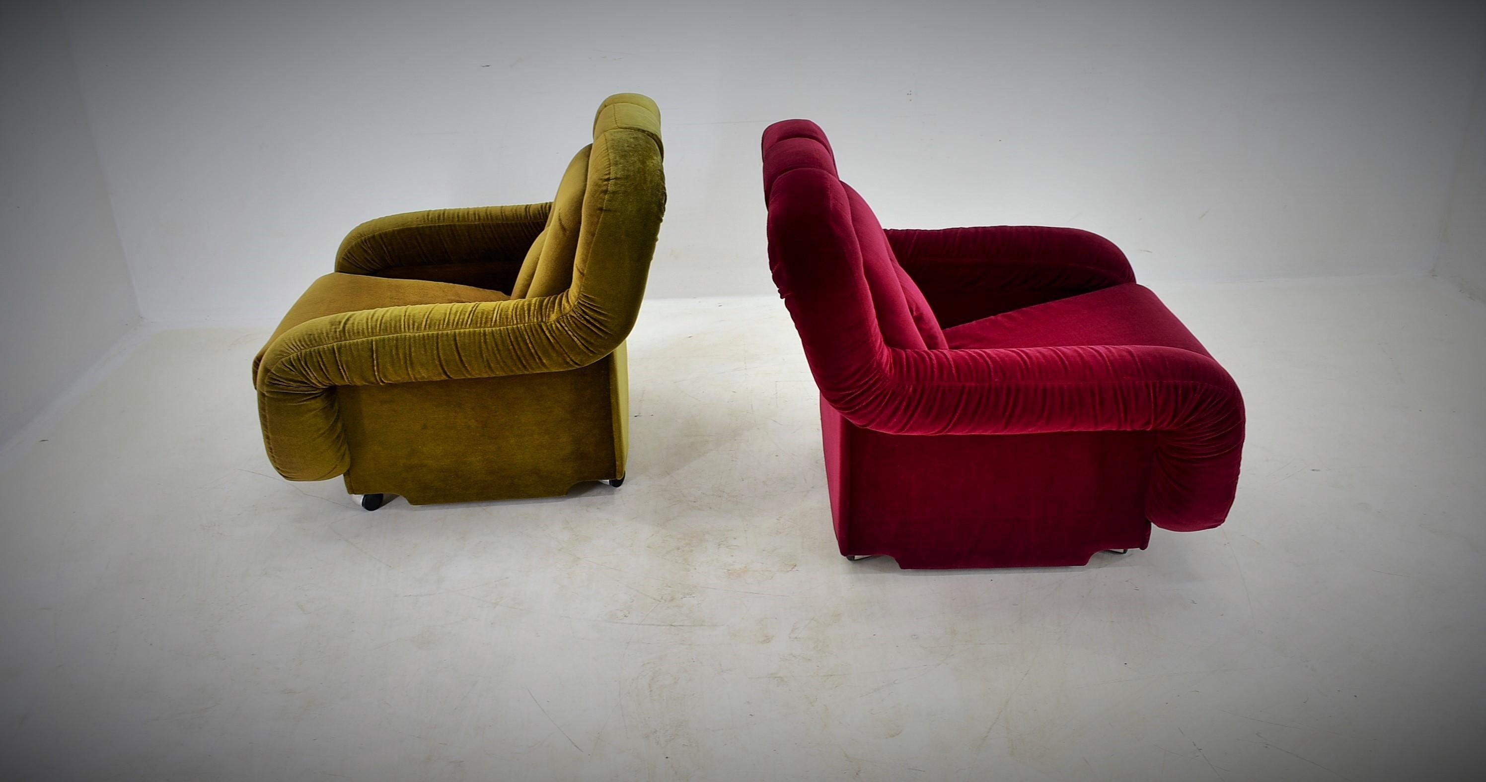 Tessuto Coppia di rare poltrone da salotto del Mid Century, Italia, anni '70 in vendita
