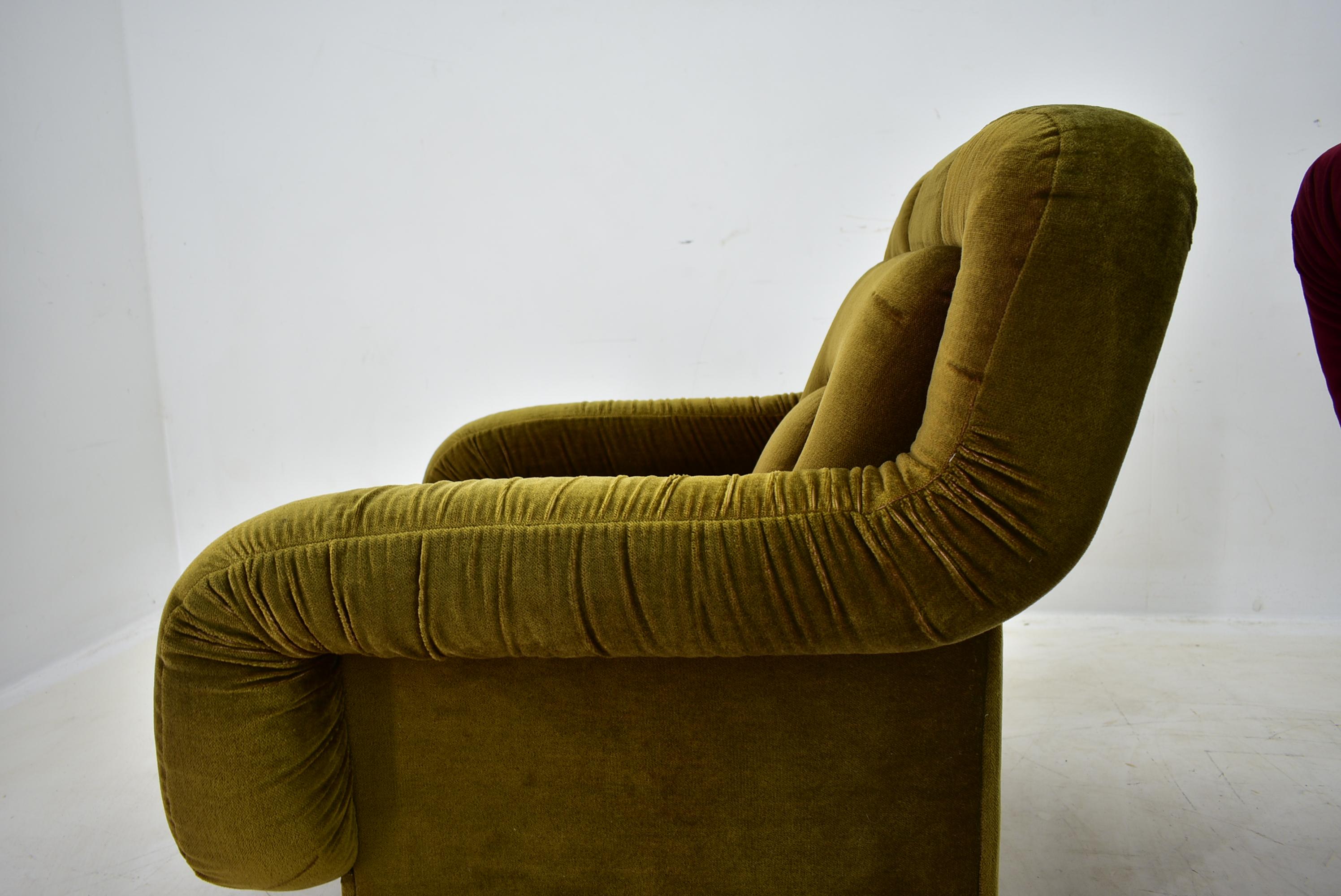 Coppia di rare poltrone da salotto del Mid Century, Italia, anni '70 in vendita 1