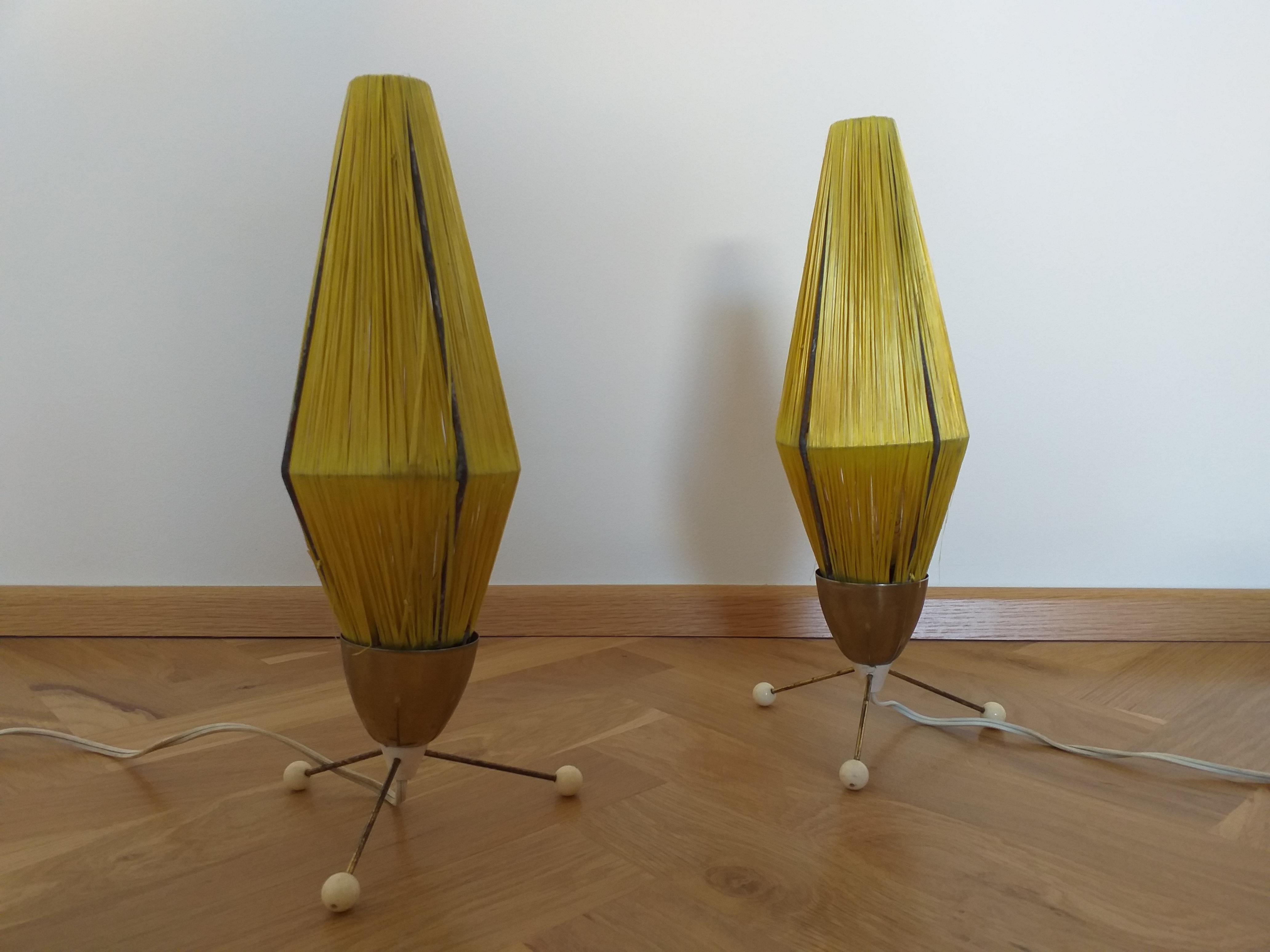 Paar seltene Mid-Century-Tischlampen, Rakete, 1960er Jahre (Mitte des 20. Jahrhunderts) im Angebot