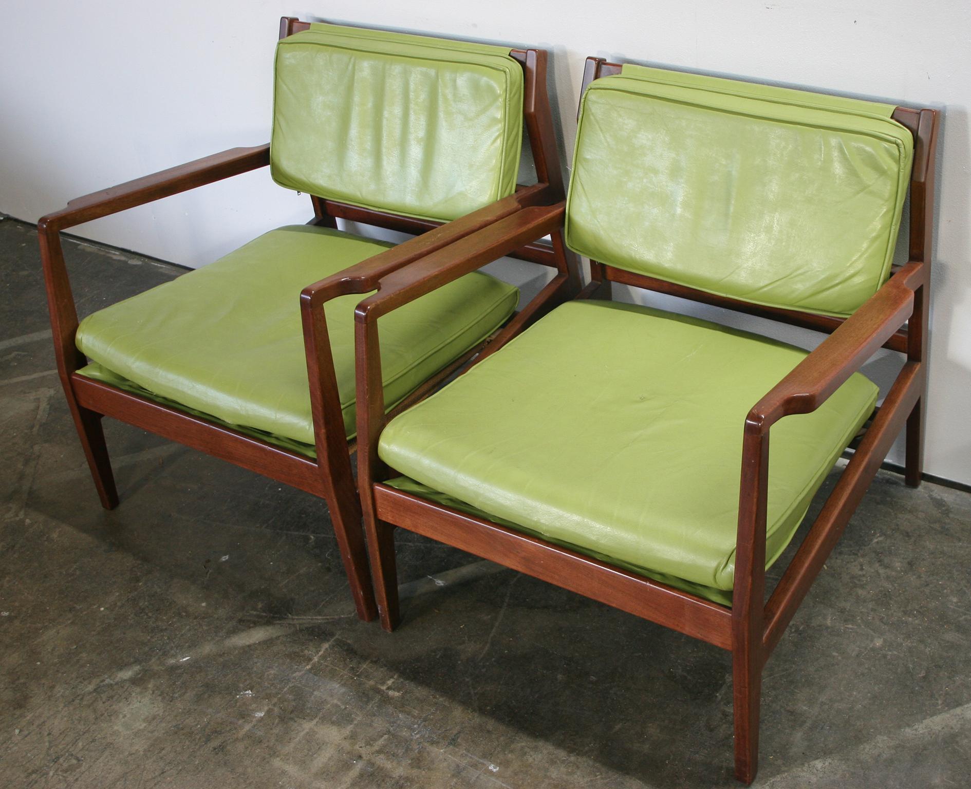 American Pair of Rare Midcentury Jens Risom U 460 Low Lounge Chairs Green Leather