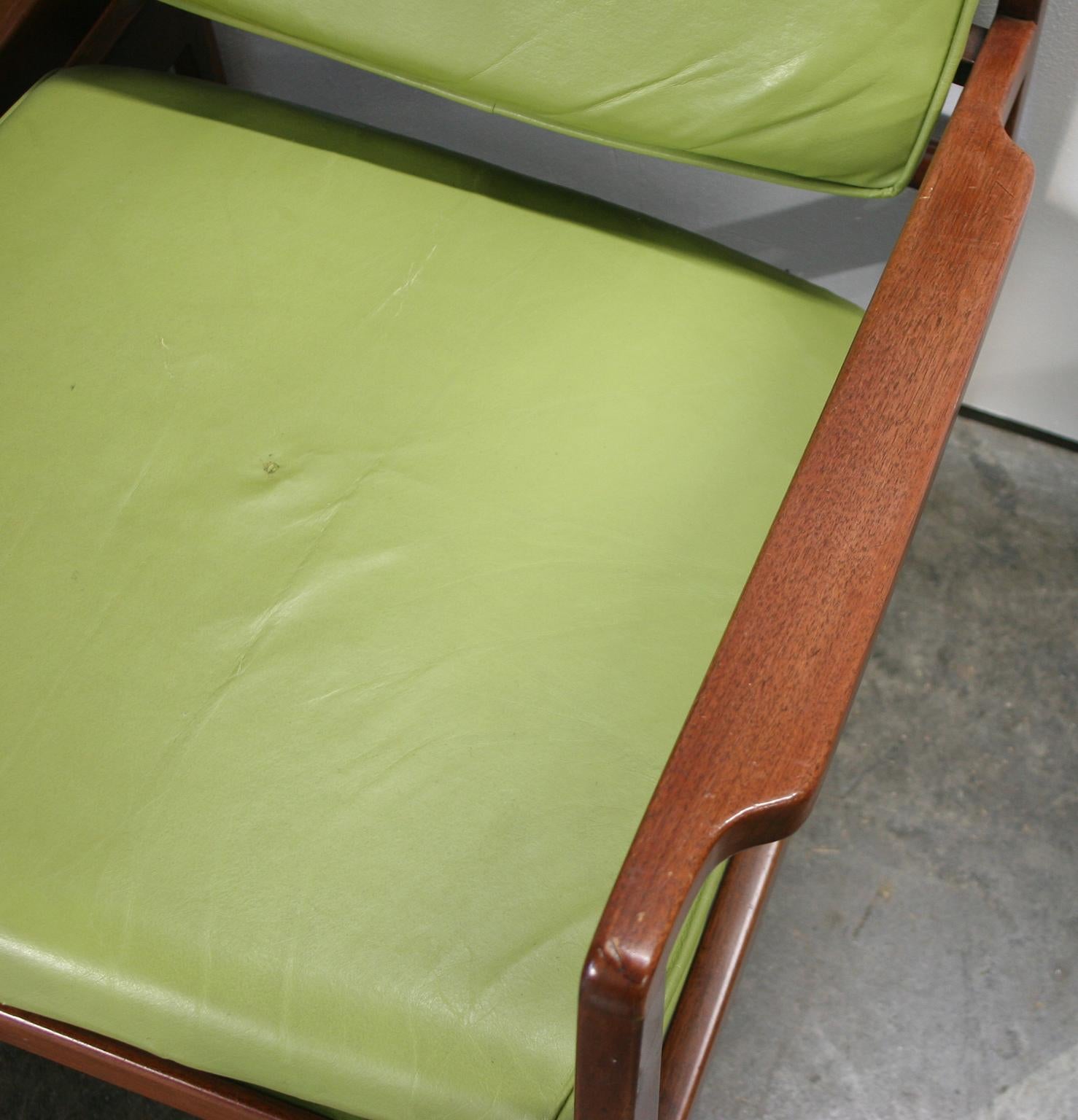 20th Century Pair of Rare Midcentury Jens Risom U 460 Low Lounge Chairs Green Leather