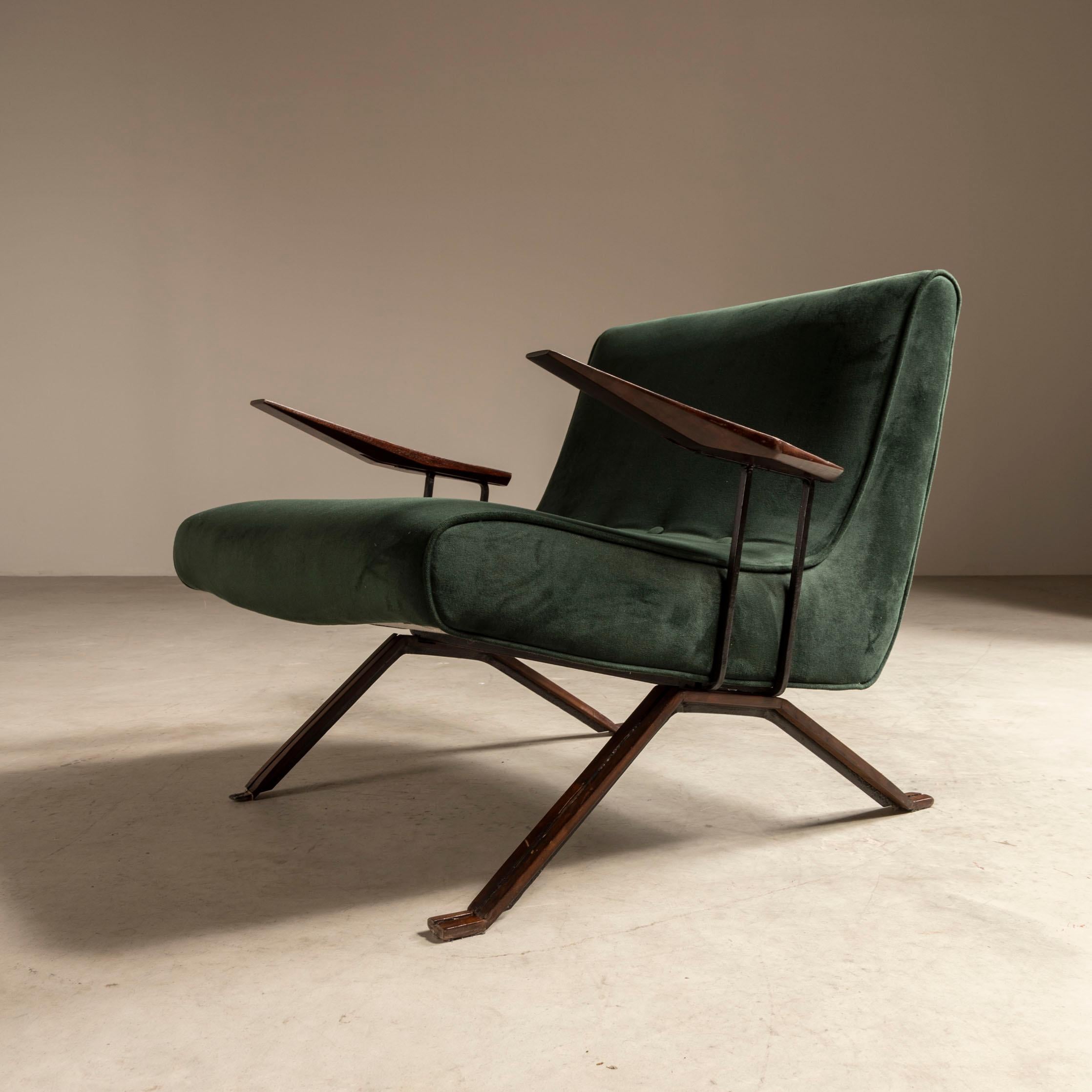Bois Paire de rares fauteuilsMP-01 de Percival Lafer, style mi-siècle moderne brésilien en vente