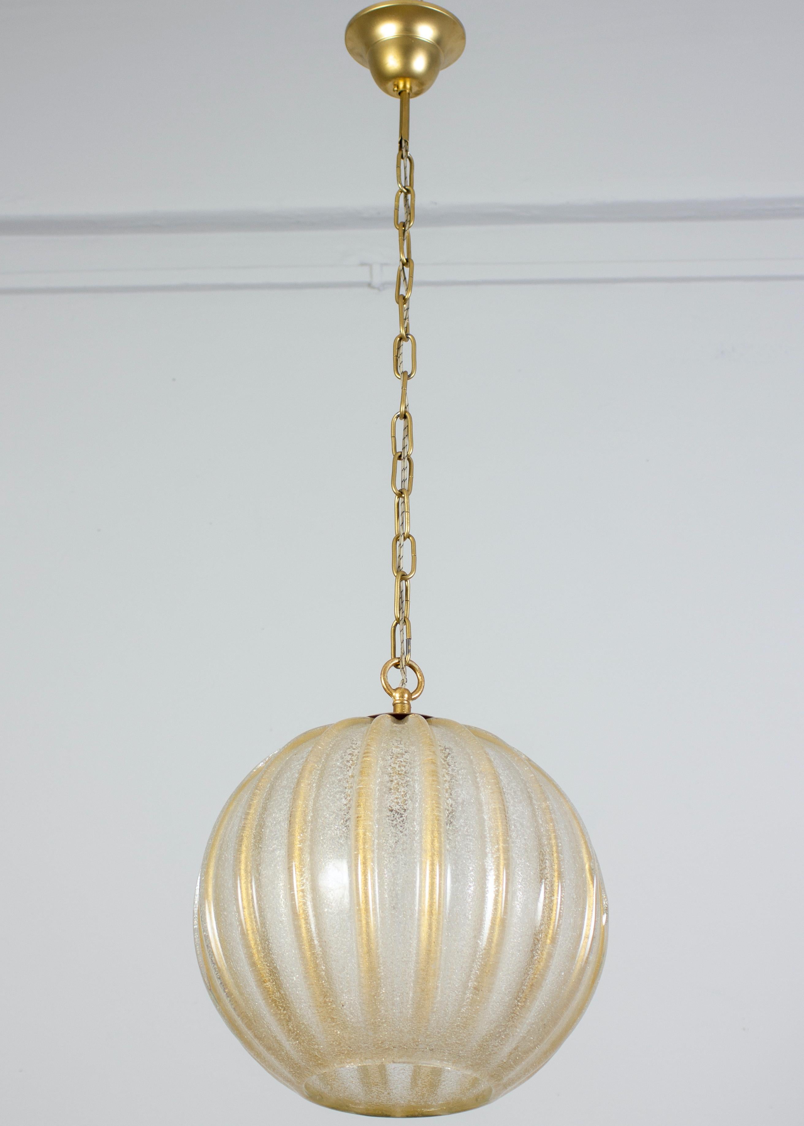 Late 20th Century Pair of Rare Murano Glass and Brass Pendants  by Barovier &Toso 1970' For Sale