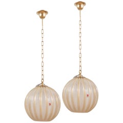 Pareja de raros colgantes de cristal de Murano y latón  por Barovier &Toso 1970'