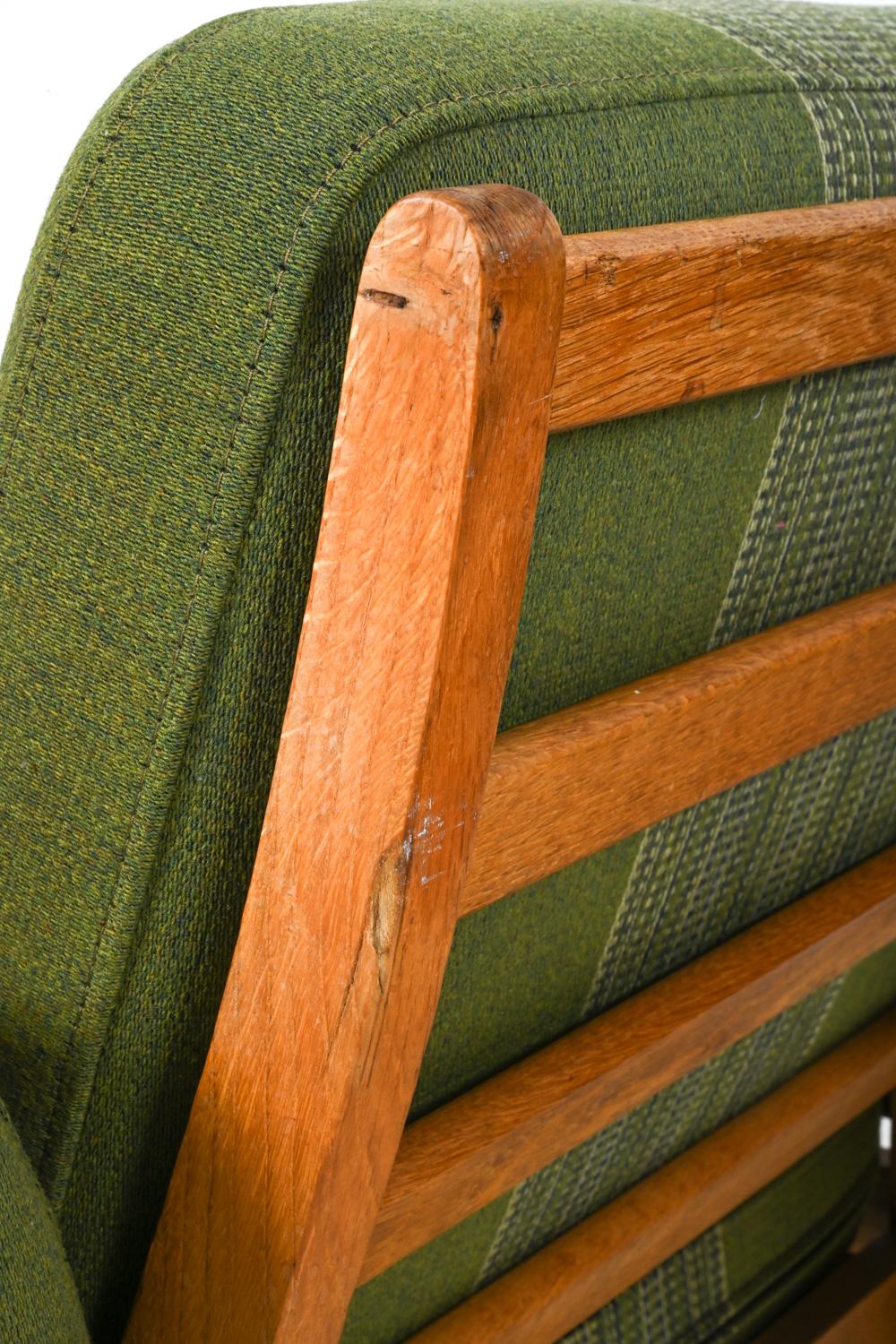 Coppia di rare poltrone in Oak di Henning Kjaernulf, Danimarca, anni '70 circa in vendita 3