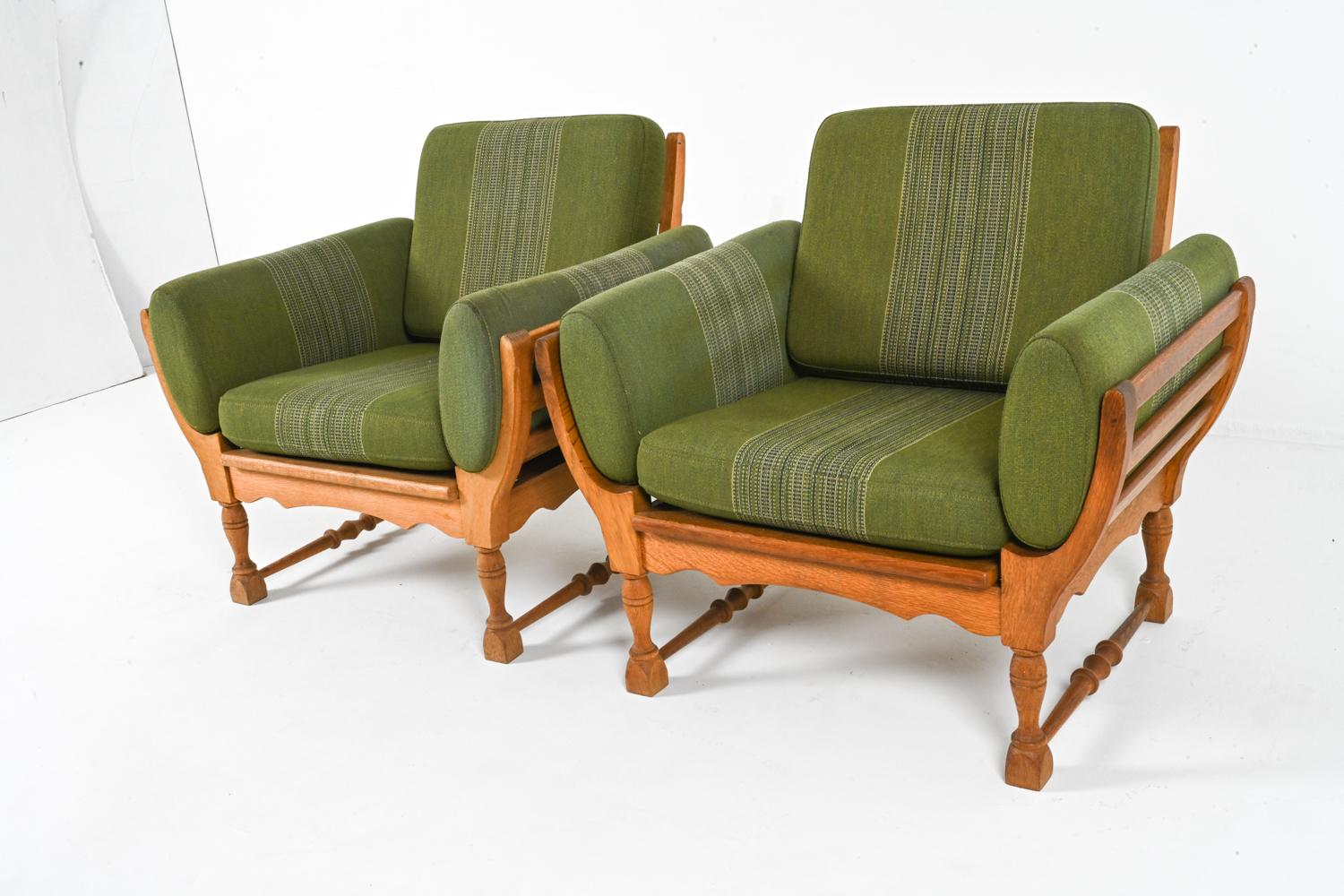 Danese Coppia di rare poltrone in Oak di Henning Kjaernulf, Danimarca, anni '70 circa in vendita