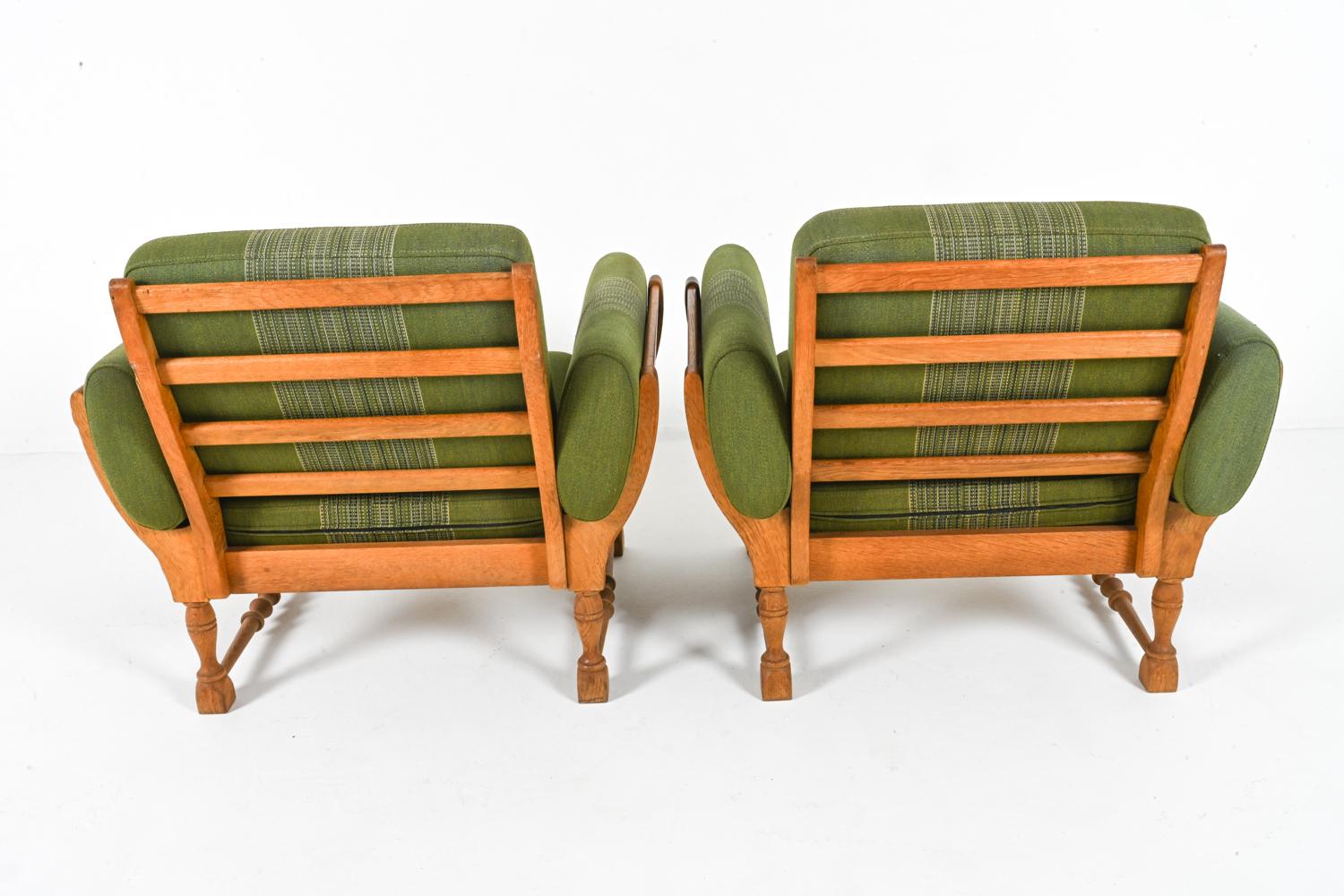 Coppia di rare poltrone in Oak di Henning Kjaernulf, Danimarca, anni '70 circa in vendita 1