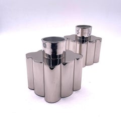 Paire de rares bougeoirs postmodernes de l'ère Memphis conçus par Michael Graves