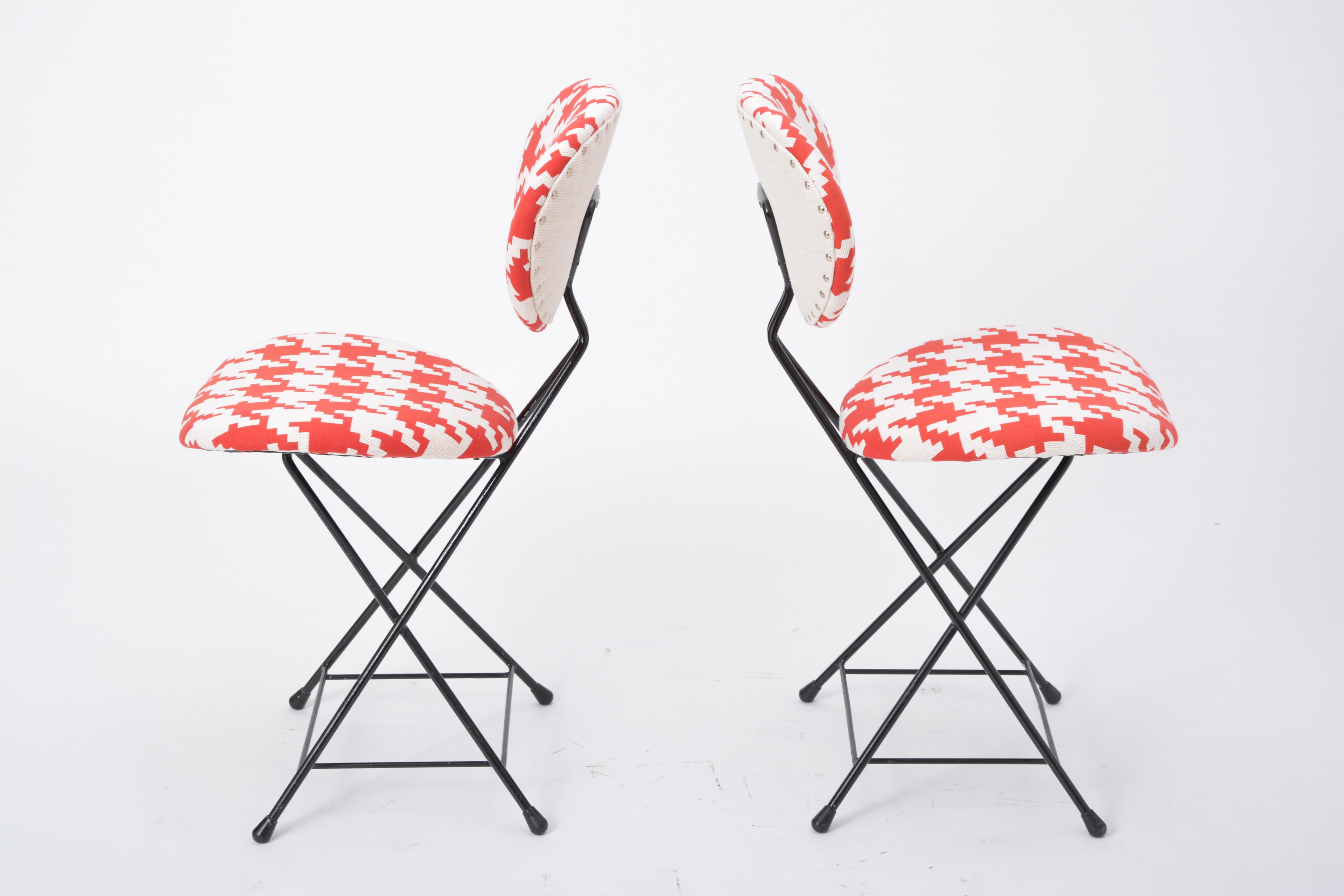 Paar neu gepolsterte niederländische Mid-Century-Modern-Stühle F & T von Rob Parry (Lackiert) im Angebot
