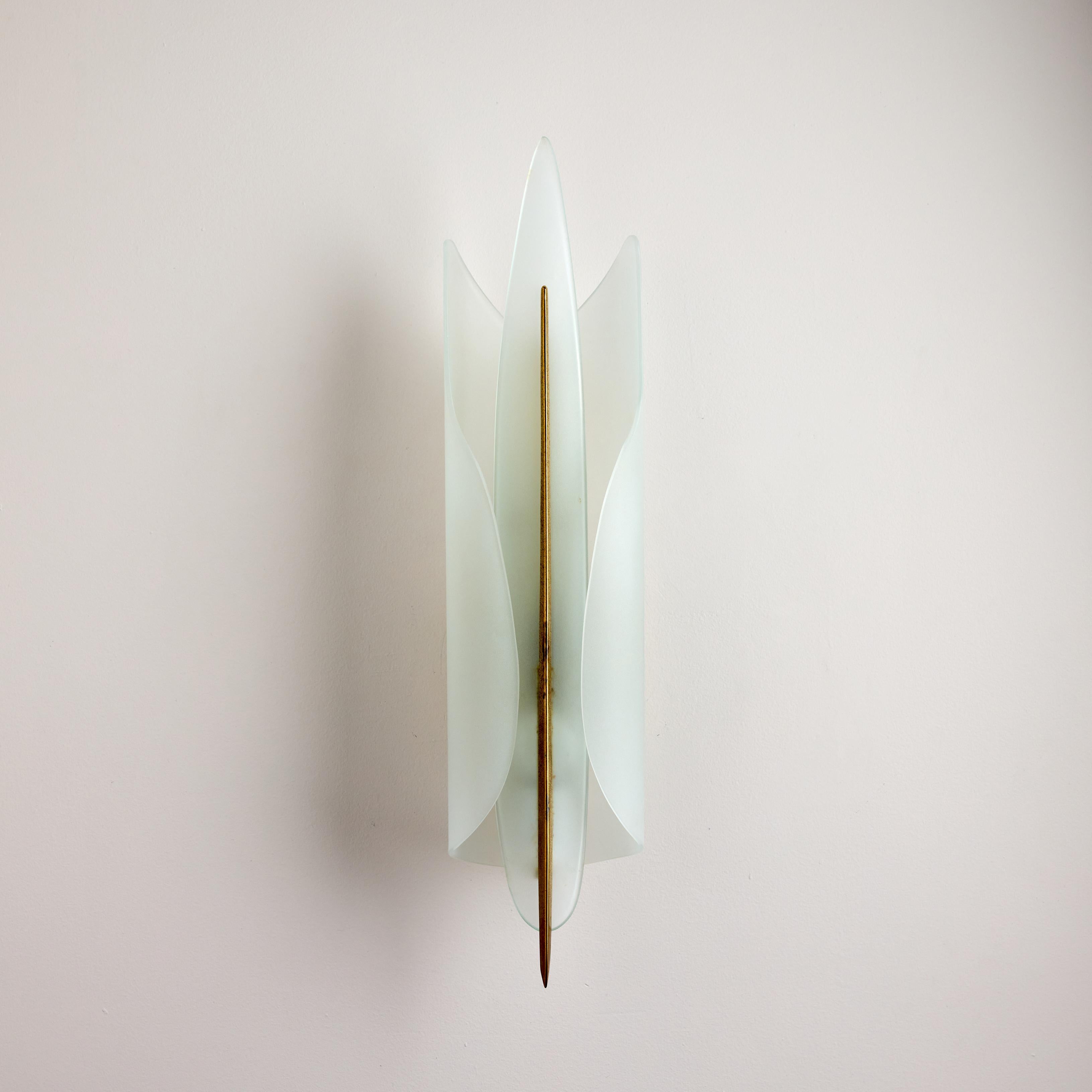 Coppia di rari lampadari di Max Ingrand per Fontana Arte in vendita 4