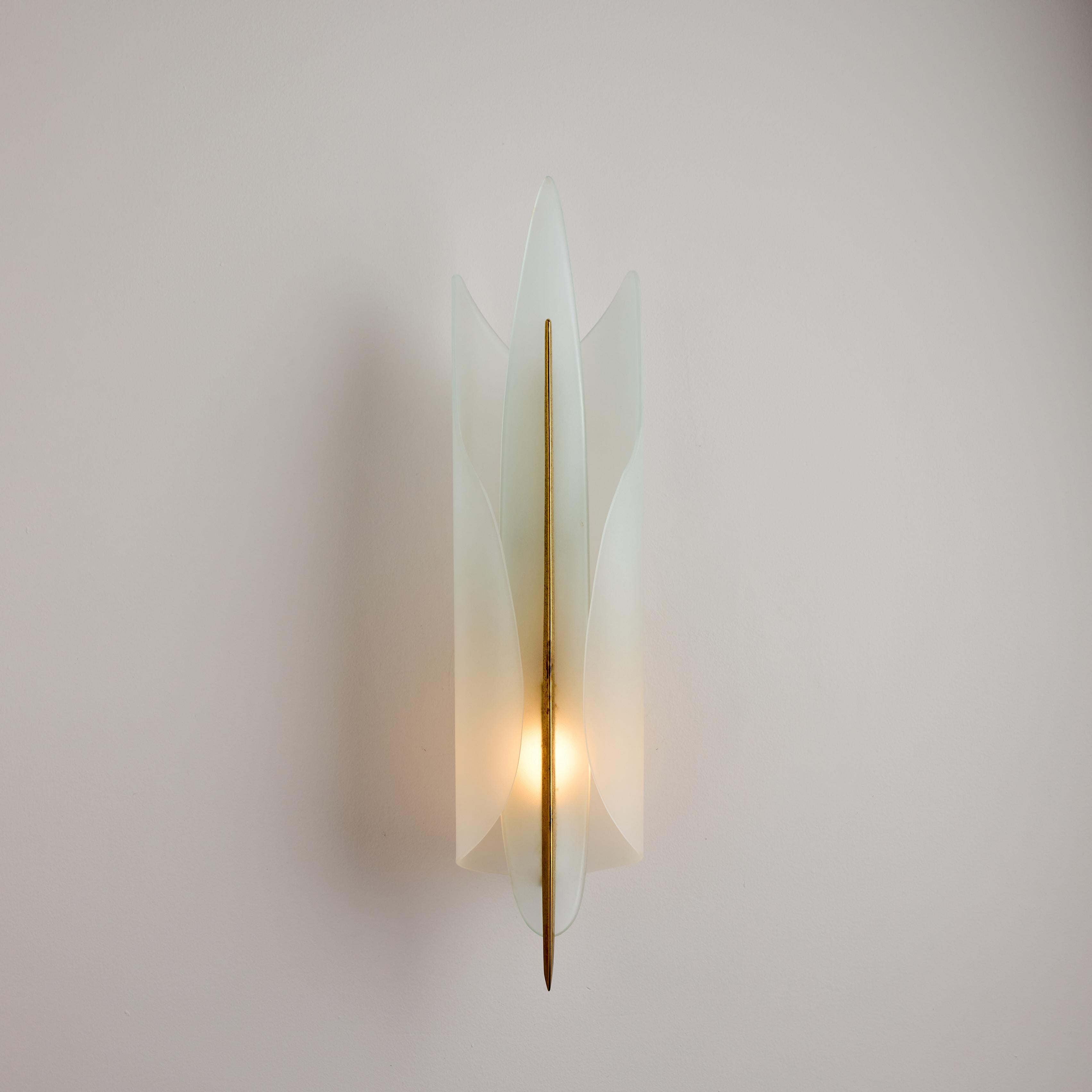 Coppia di rari lampadari di Max Ingrand per Fontana Arte in vendita 5