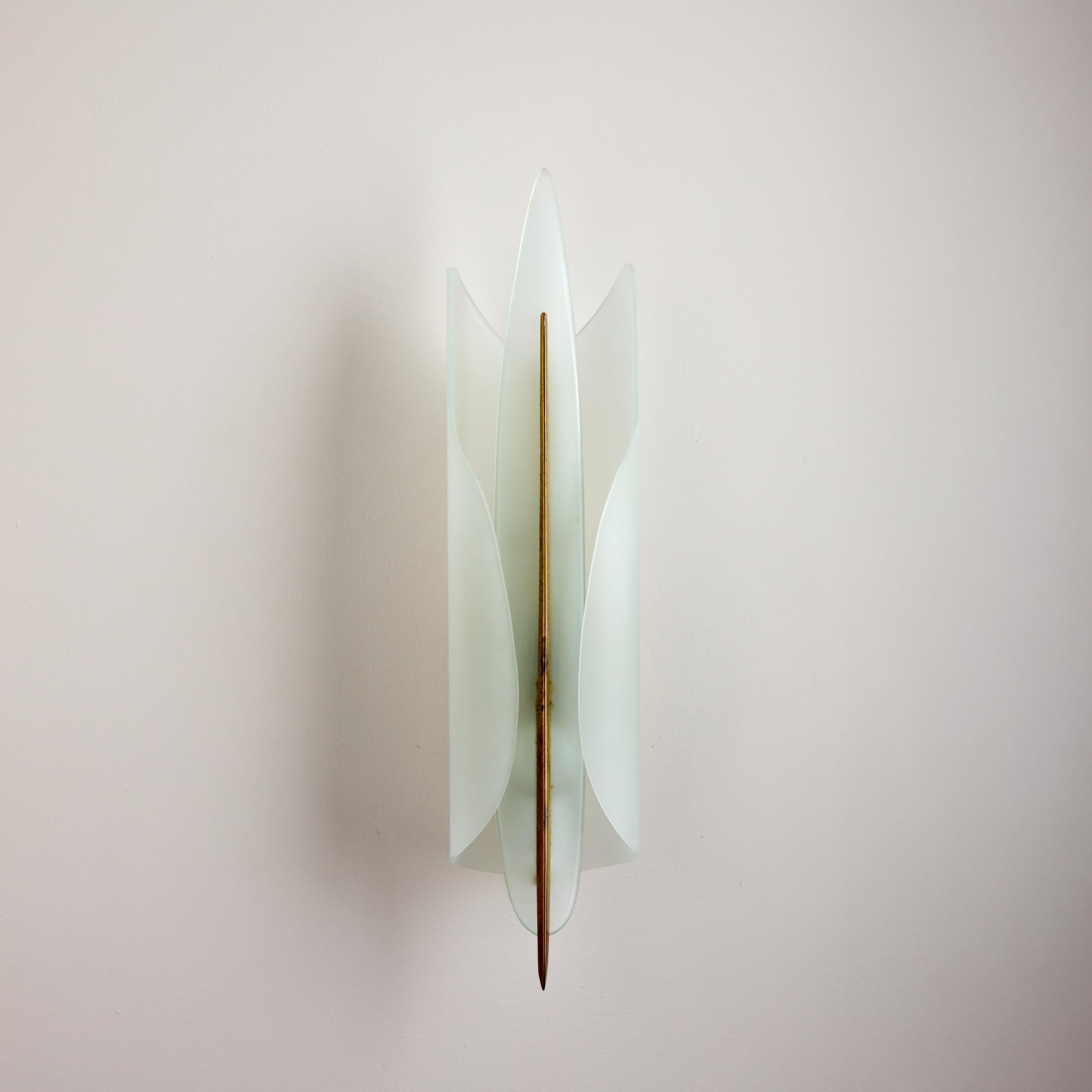 Coppia di rari lampadari di Max Ingrand per Fontana Arte in vendita 7