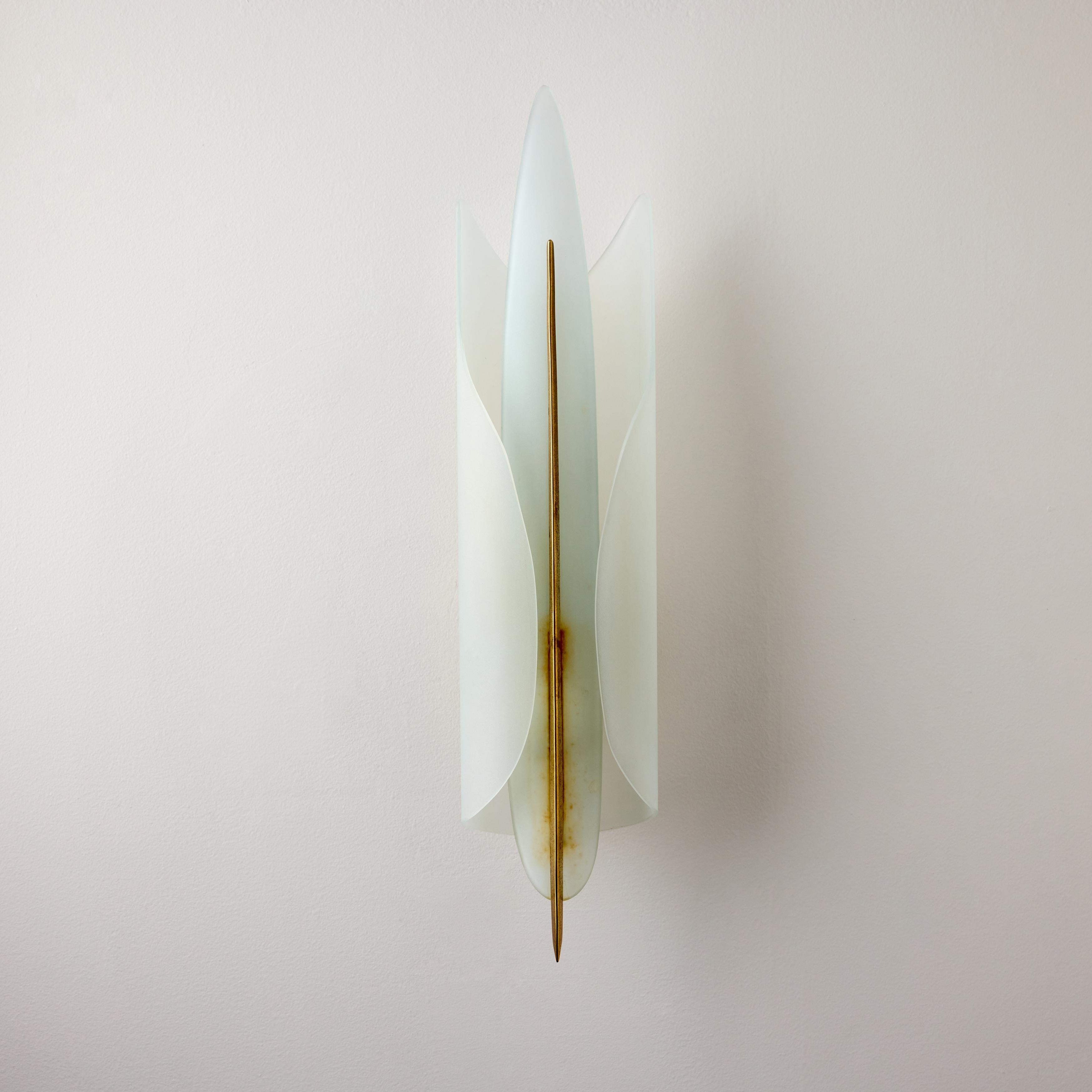 Coppia di rari lampadari di Max Ingrand per Fontana Arte In condizioni discrete in vendita a Los Angeles, CA