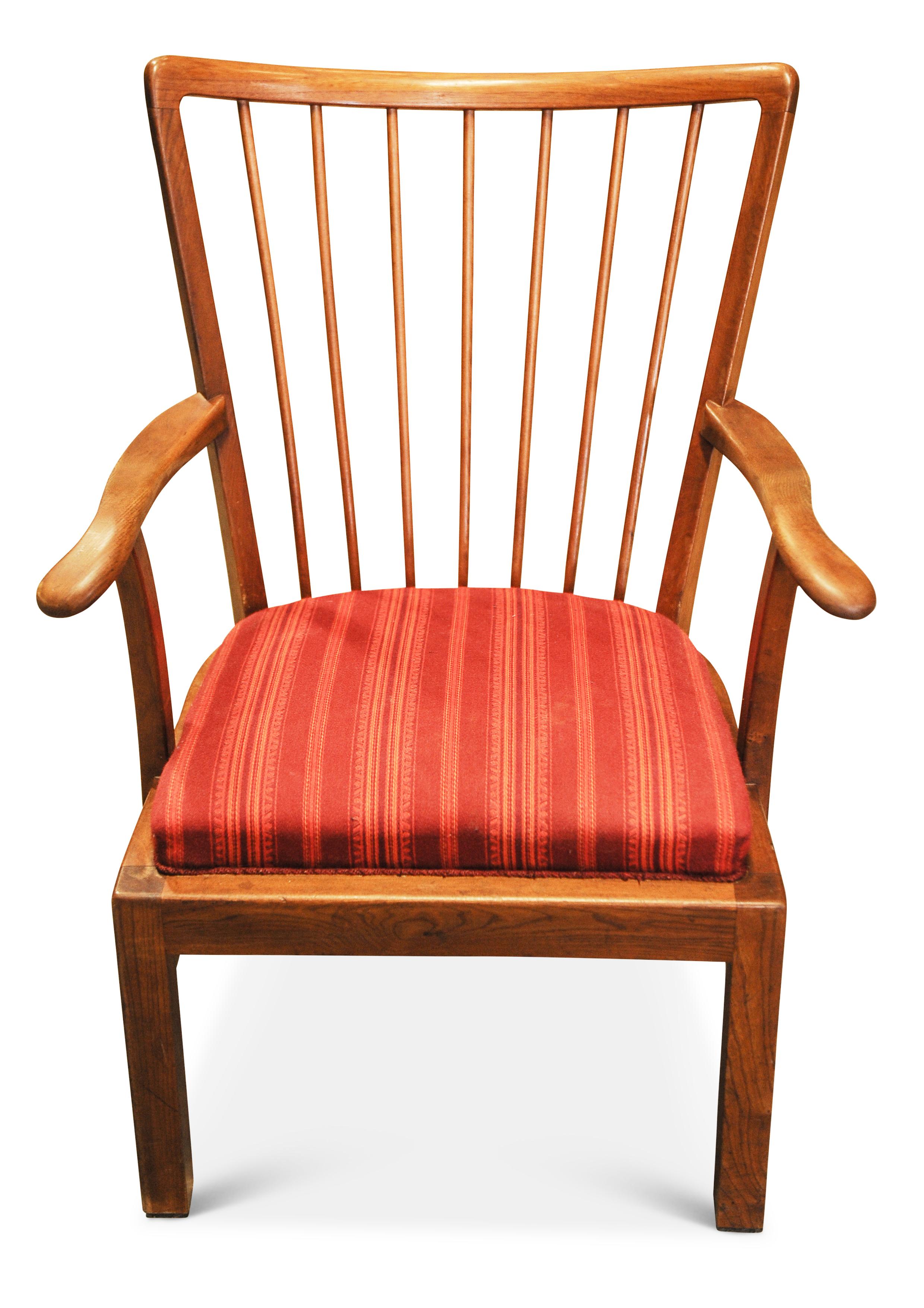 Paire de rares fauteuils à cadre ouvert en hêtre teinté Fritz Hansen modèle 1628 estampillé Bon état - En vente à Reading, Berkshire