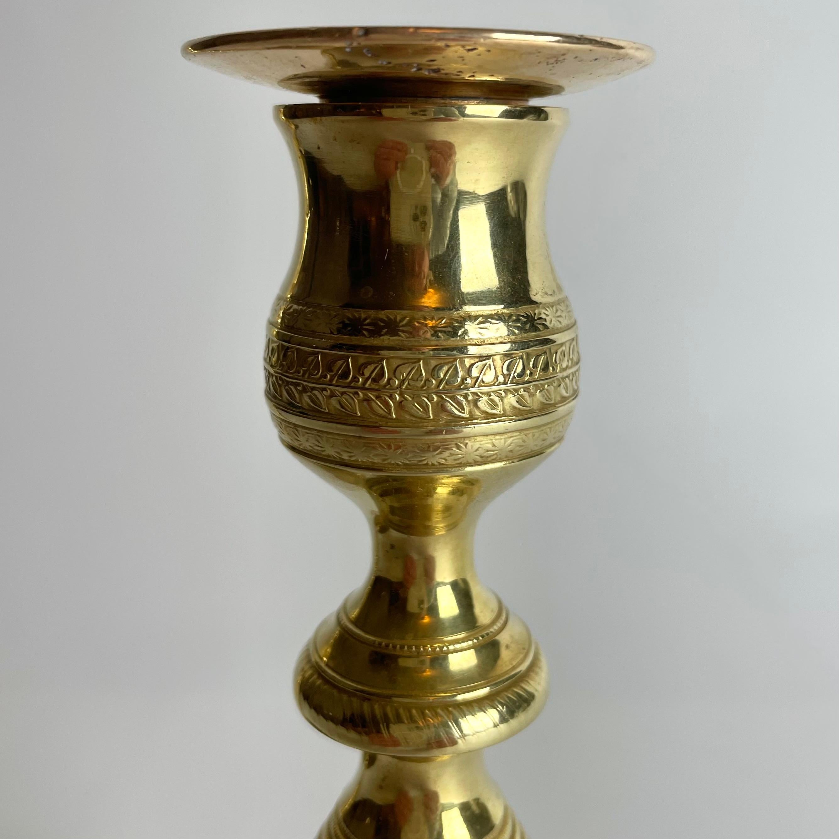 Coppia di rari candelabri svedesi in ottone di Karl Johan del 1820 in vendita 1