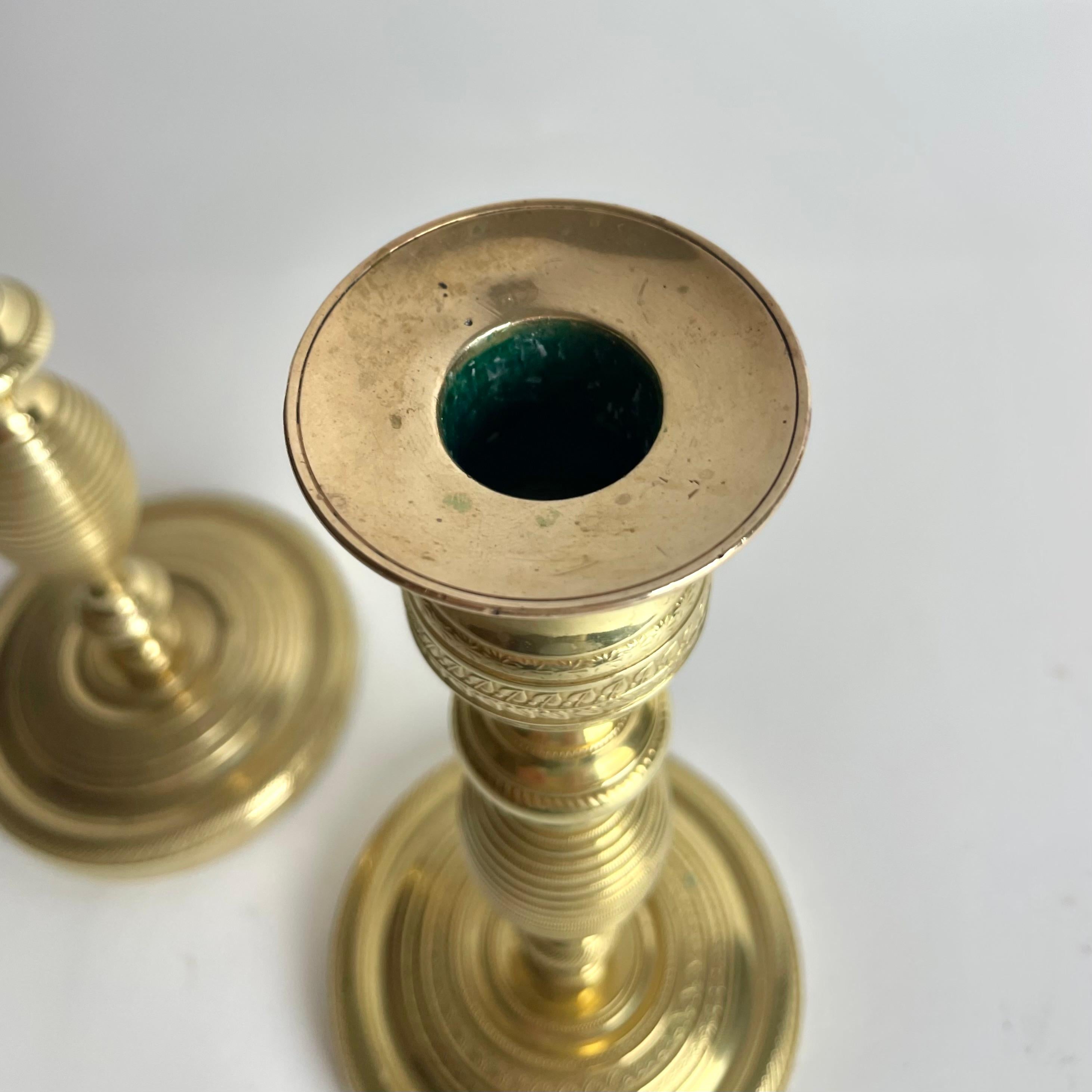 Coppia di rari candelabri svedesi in ottone di Karl Johan del 1820 in vendita 2