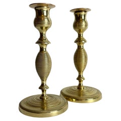 Coppia di rari candelabri svedesi in ottone di Karl Johan del 1820