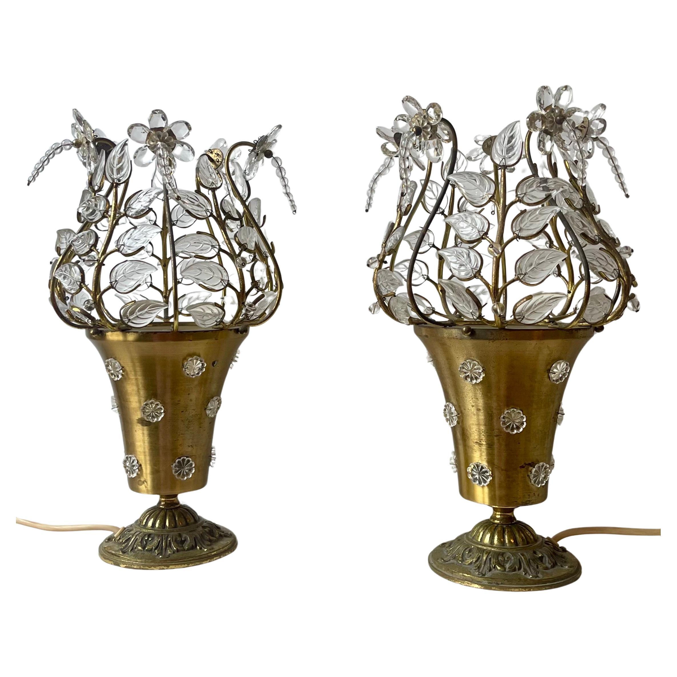 Rare pair of clear glass and bronze flower table lamps in the style of Maison Baguès, France, circa 1950s.
Socket:  each 1 x E27 or E26 (US)  for standard screw bulbs.

 