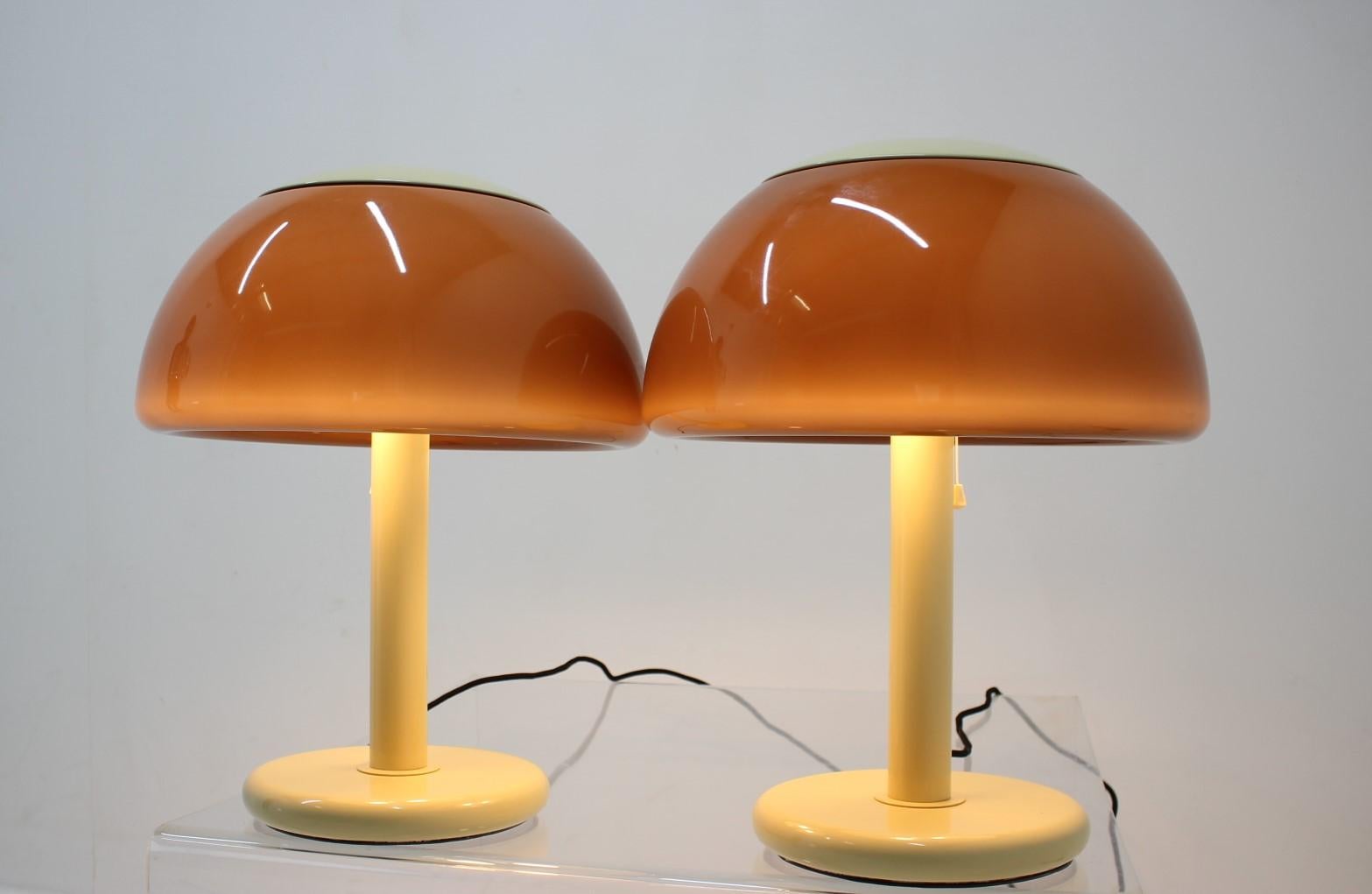 Lacquered Pair of Rare Table Midcentury Lamps Mushroom, Harvey Guzzini, Italy, 1960s