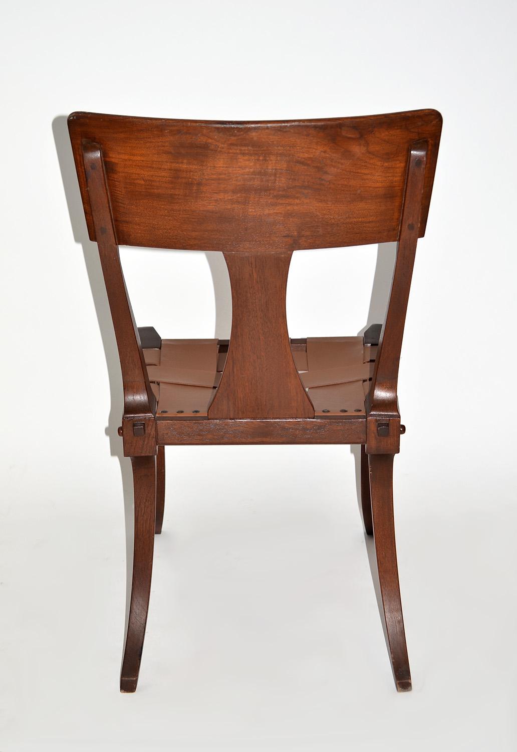 Pareja de raras sillas Klismos de teca de Ashley Hicks Colección Jantar Mantar 1999 en Bueno estado para la venta en Fort Lauderdale, FL