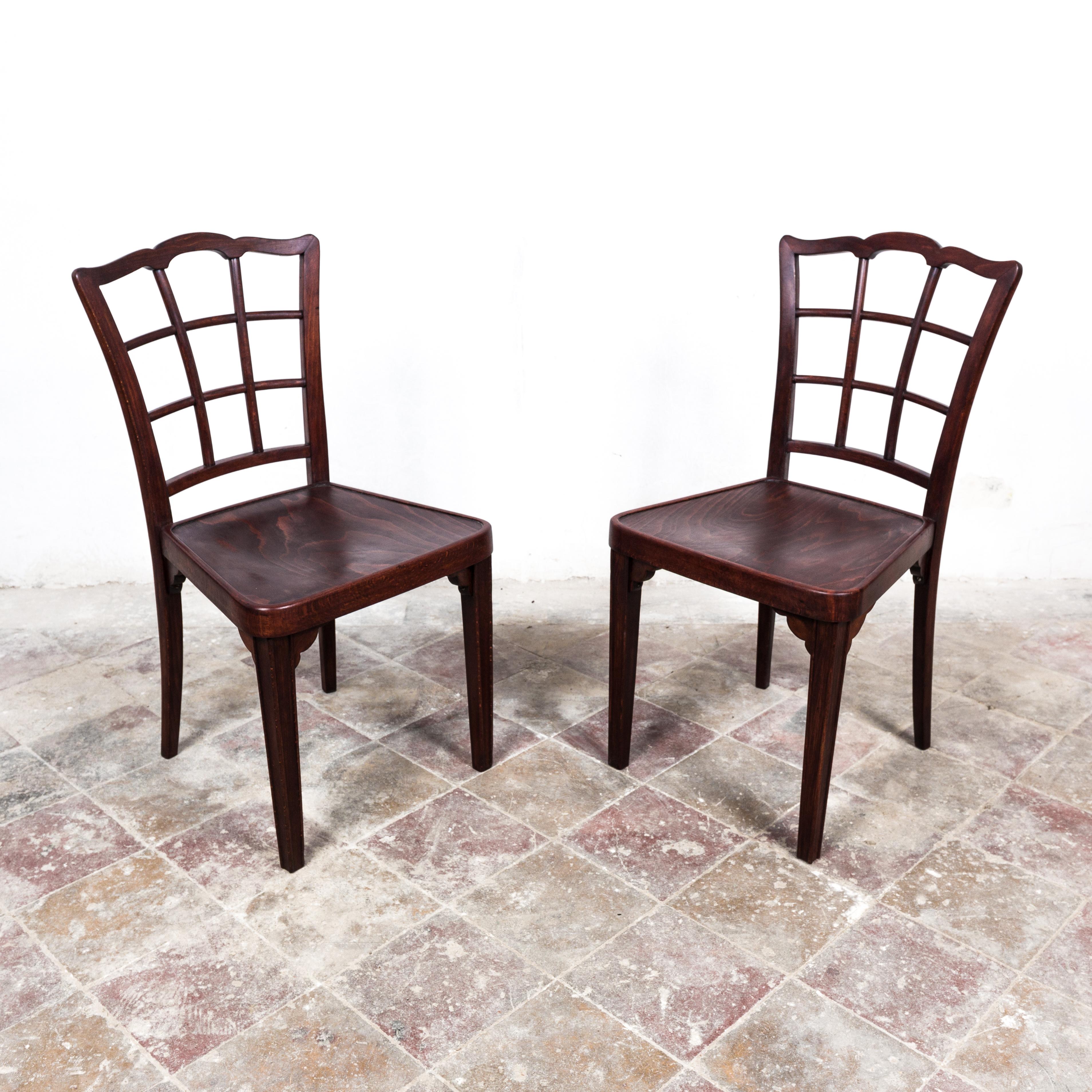 Beech Pair of Rare Thonet A 562 Chairs by Otto Prutscher For Sale