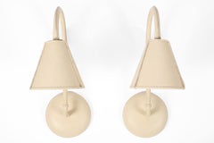 Coppia di rare luci da parete spagnole in pelle color crema Valenti