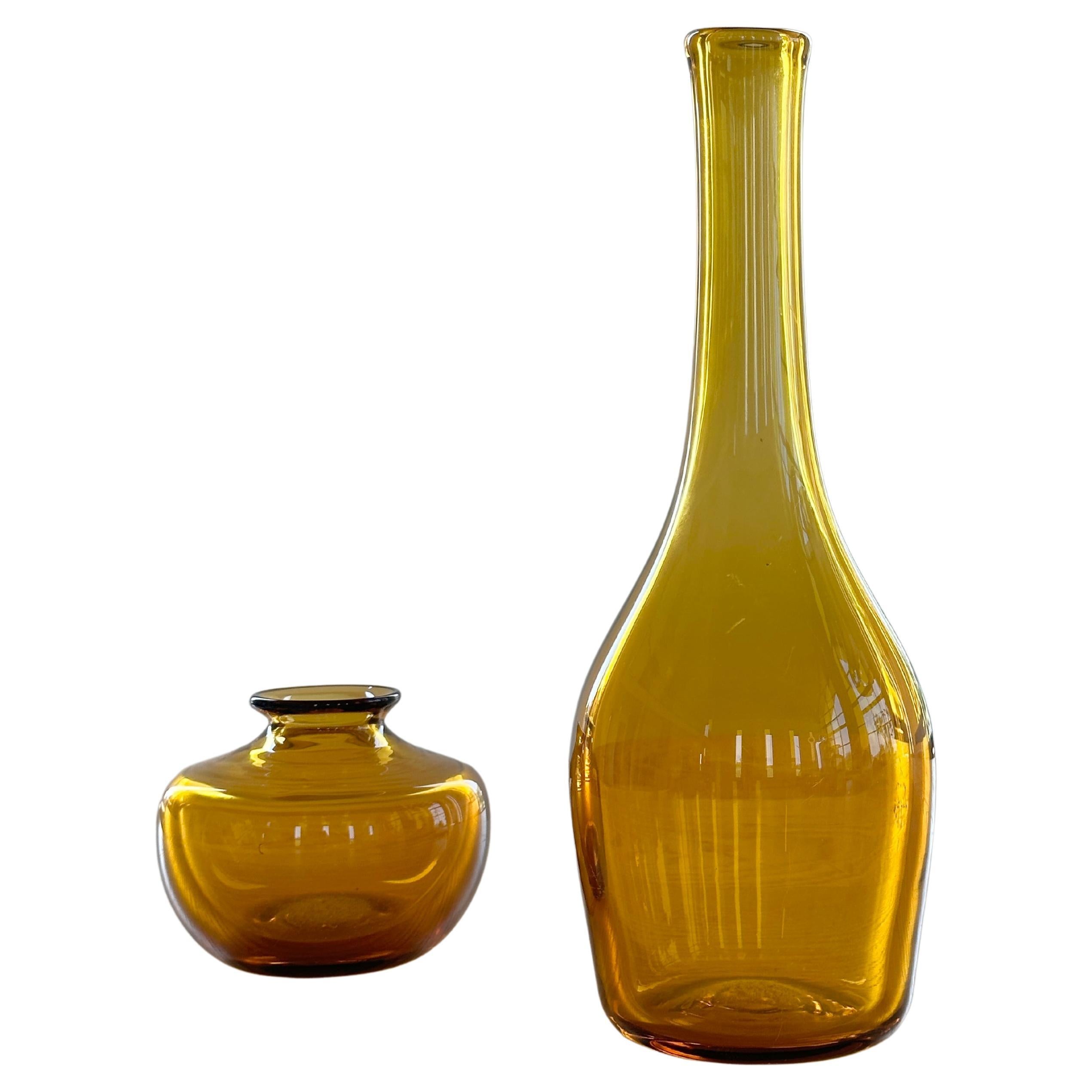 Paire de rares vases en verre jaune ambré français de Verval Vallauris en vente