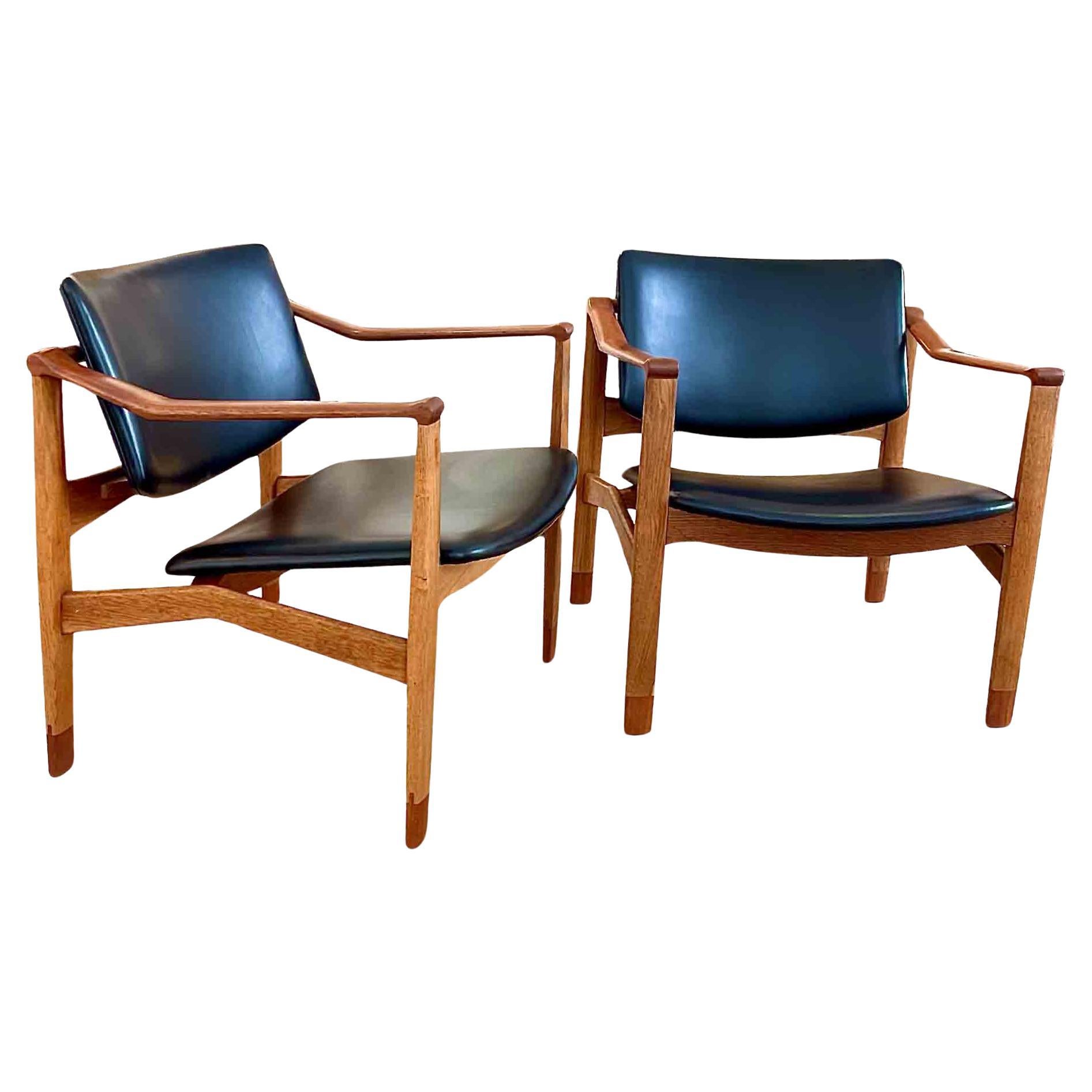 Pair of Rare Vintage Launge Chairs by William Watting, design 1950's For Sale