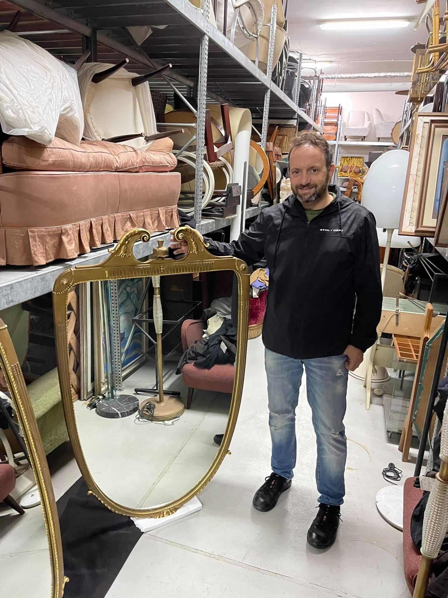 Pair of Rare Wall Mirrors Wood and Gold Leaf 1955 Cantù Giovanni Gariboldi Style For Sale 14