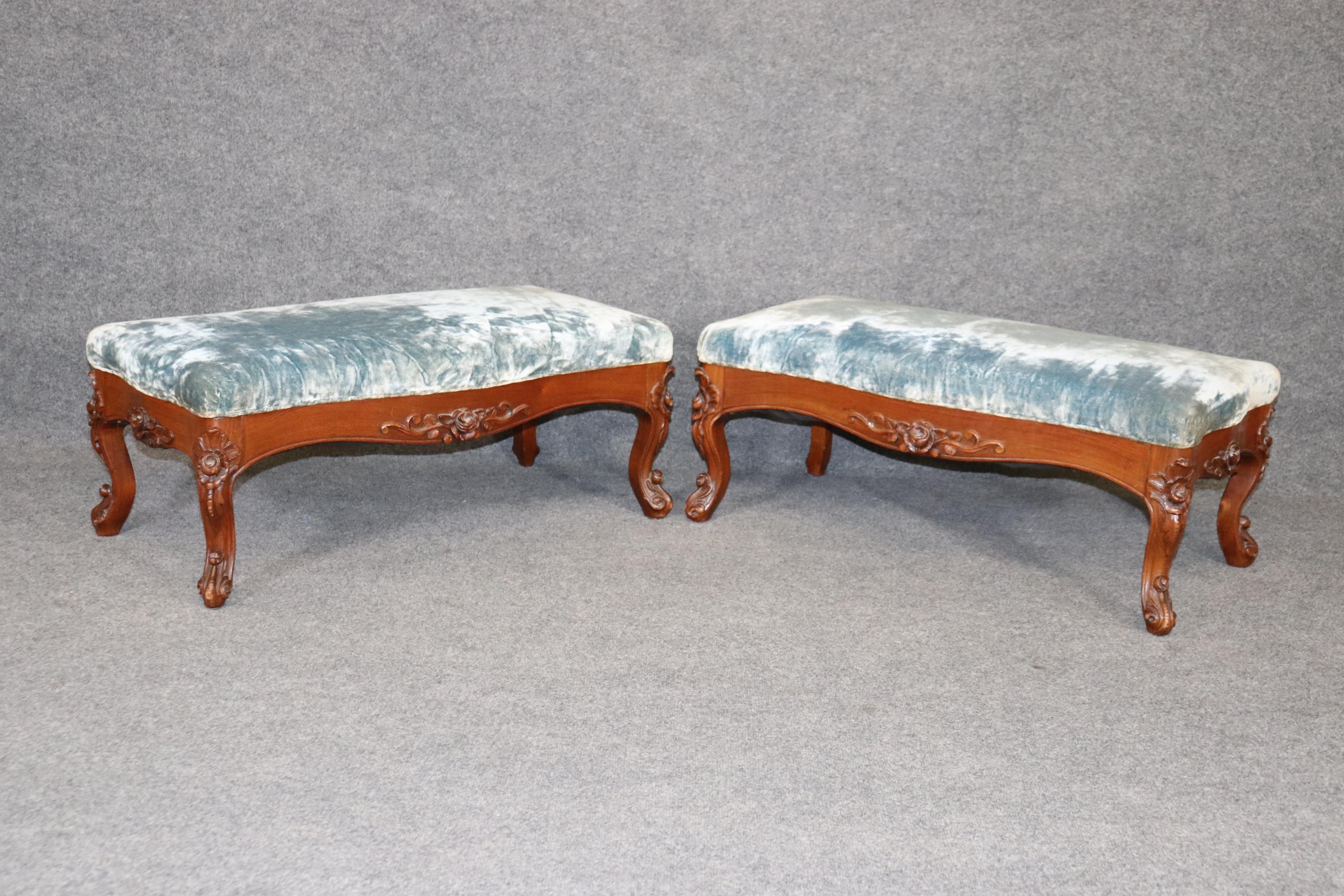 High Victorian Pair of Rare Walnut American Victorian Foot Stools Attributed to Belter  For Sale