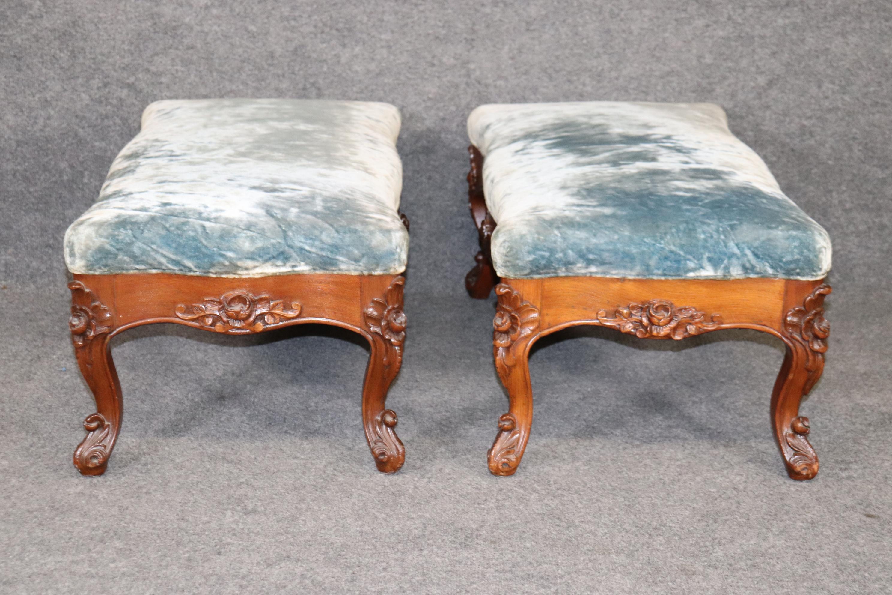Late 19th Century Pair of Rare Walnut American Victorian Foot Stools Attributed to Belter  For Sale