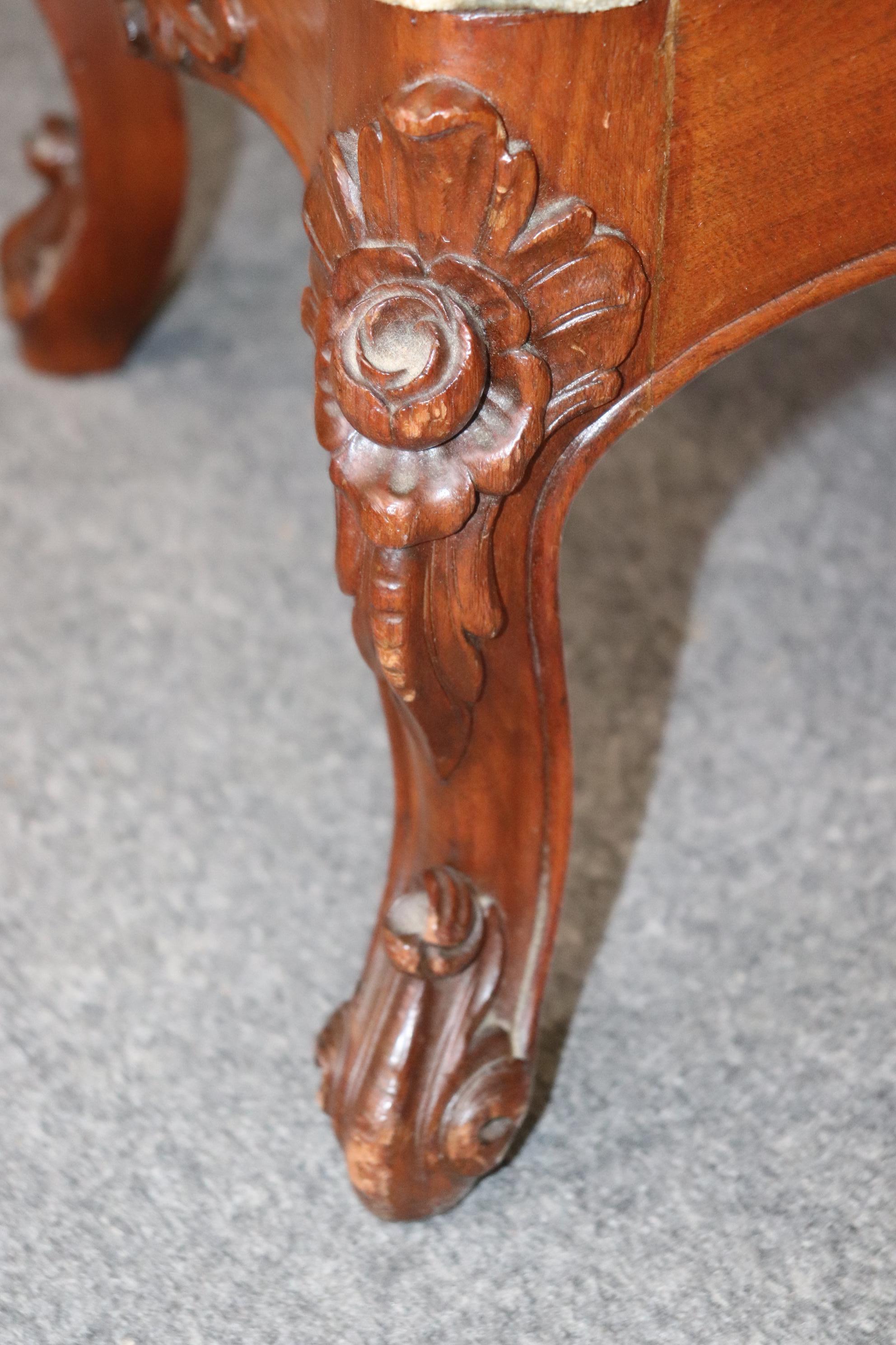 Pair of Rare Walnut American Victorian Foot Stools Attributed to Belter  For Sale 4