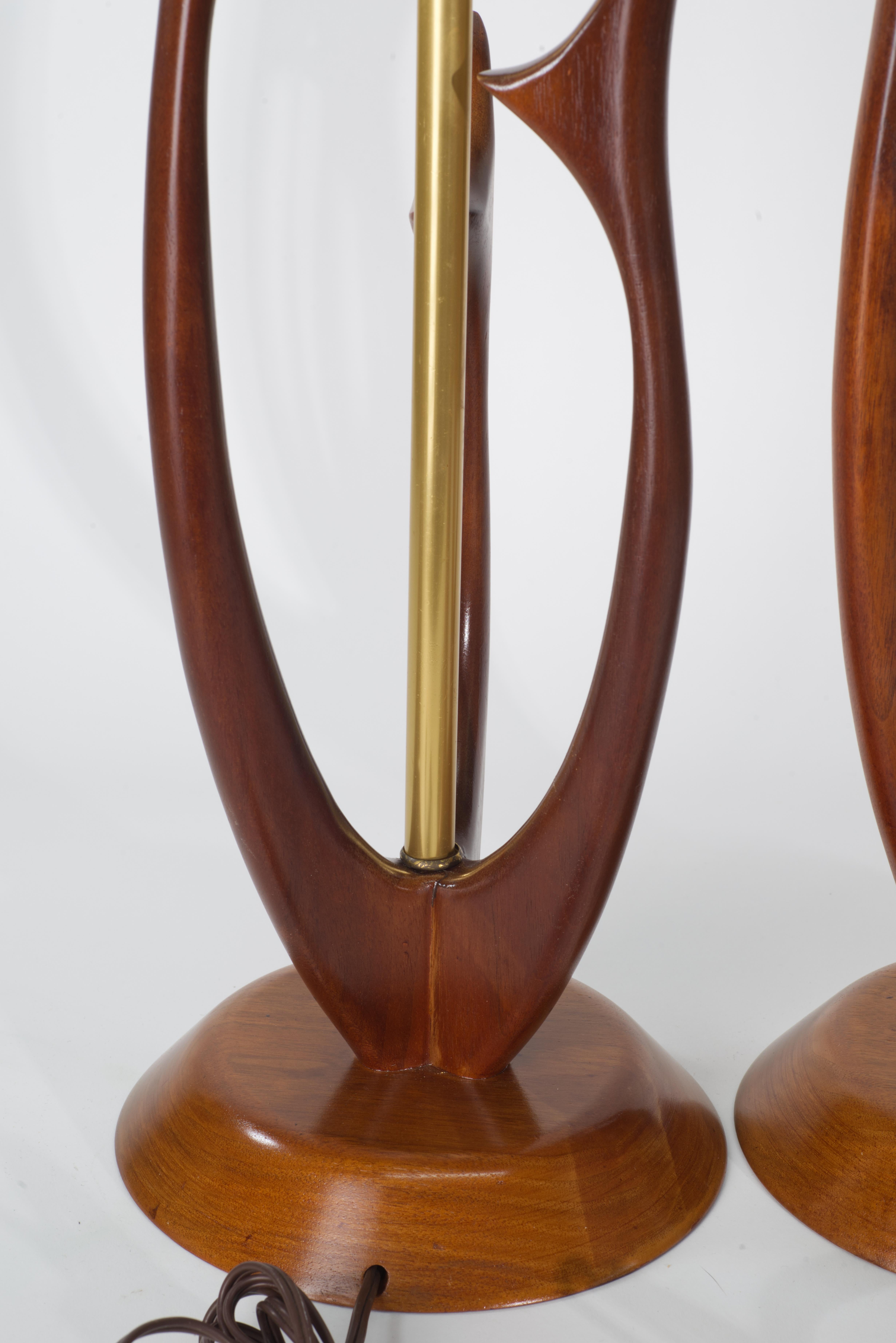 Pair of Walnut and Brass Table Lamps in Style of Modeline, Mid Century Modern For Sale 5