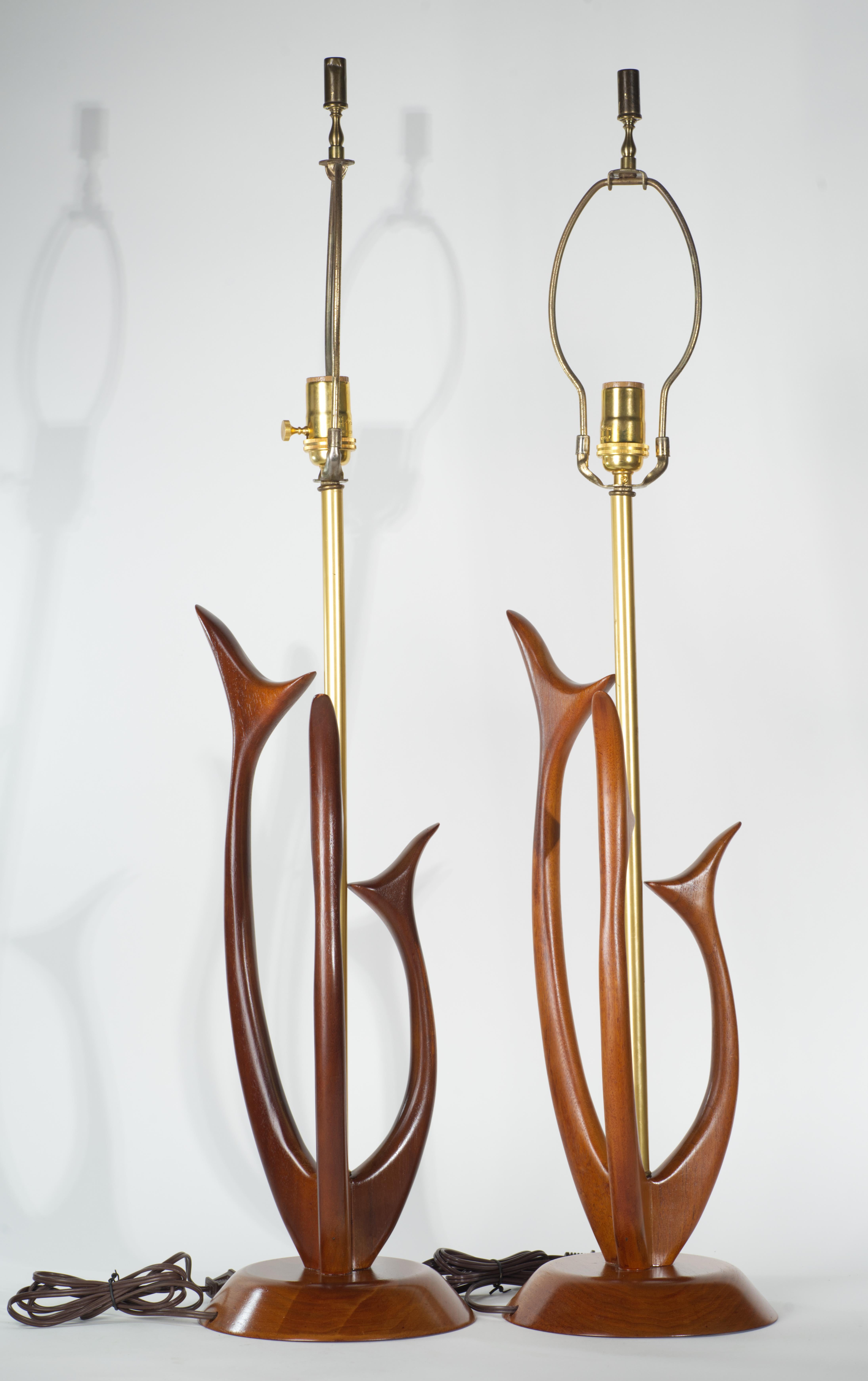 20th Century Pair of Walnut and Brass Table Lamps in Style of Modeline, Mid Century Modern For Sale