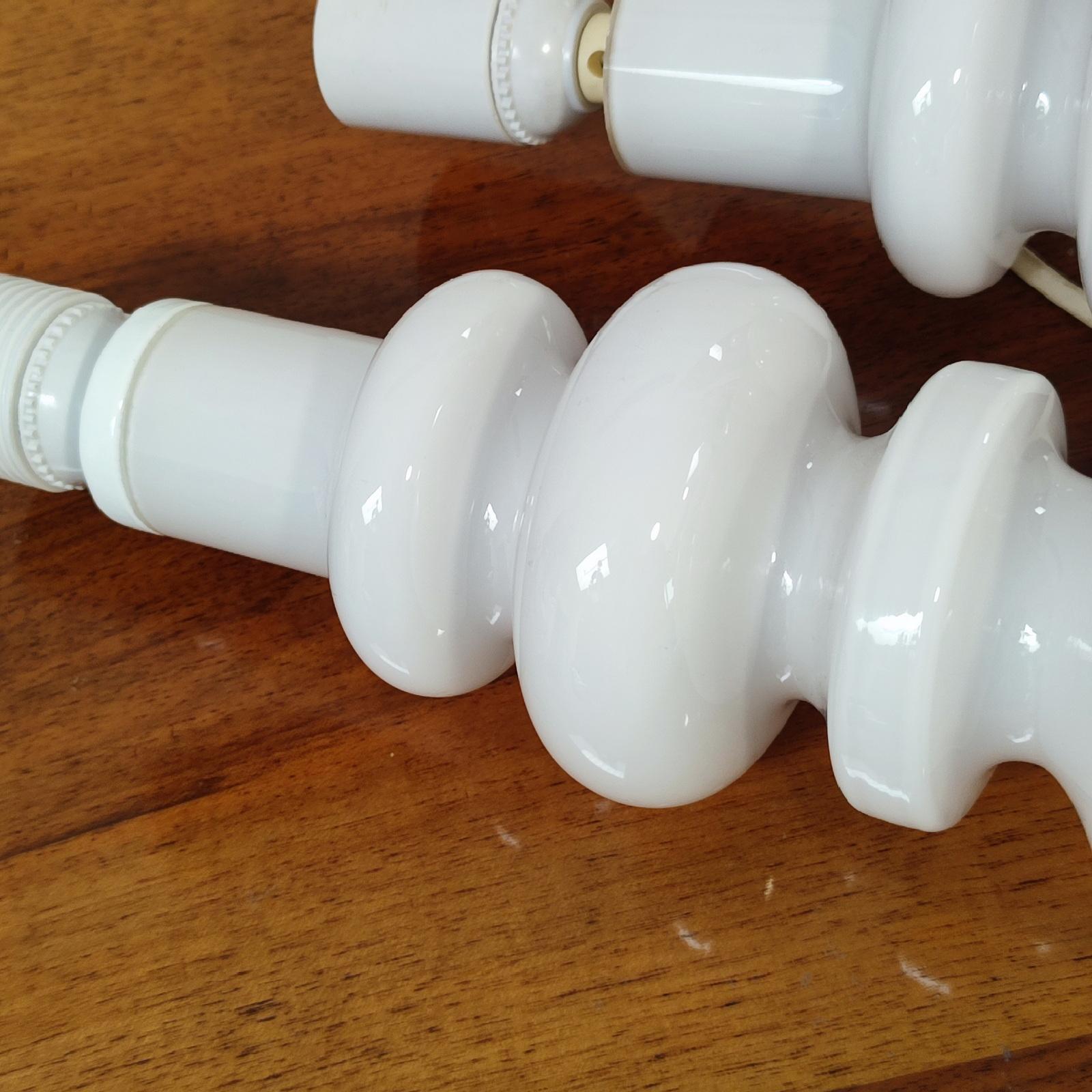 Paire de lampes de bureau rares en verre blanc par Gunnar Anders, Lindshammar, années 1960 en vente 6