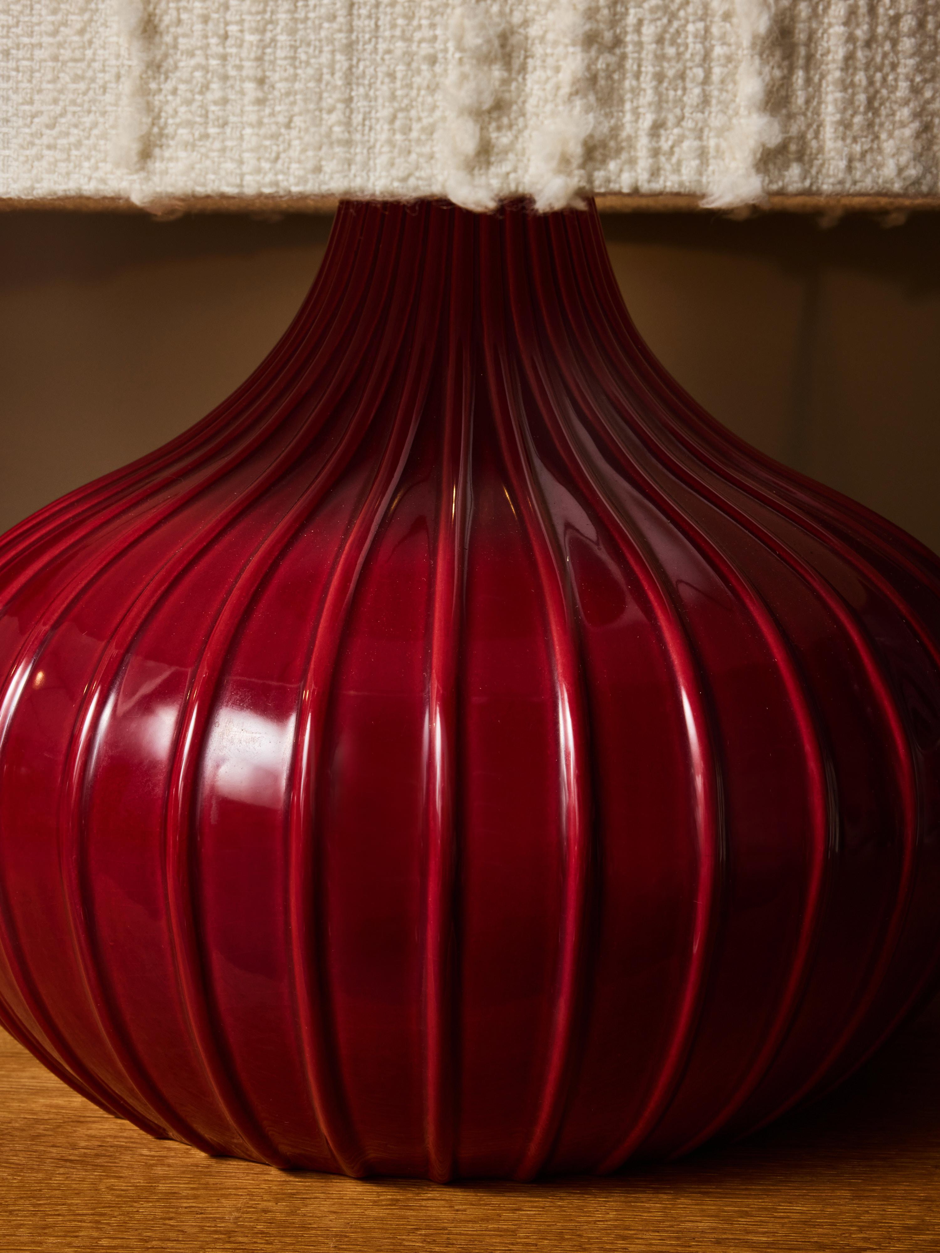 Pair of Raspberry Red Large Ceramic Table Lamps In Excellent Condition For Sale In Saint-Ouen, IDF